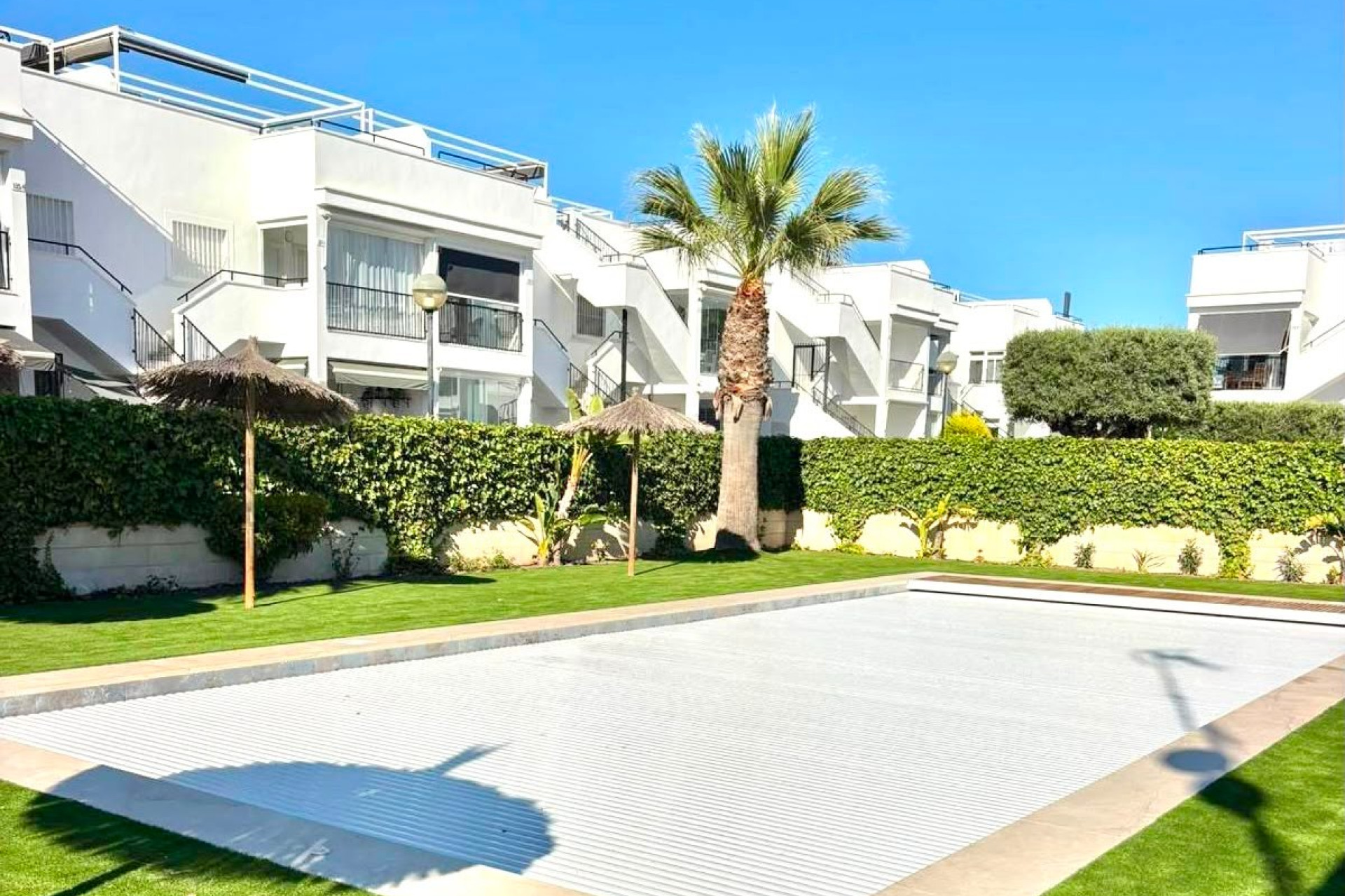 Odsprzedaż - Mieszkanie w bloku - Torrevieja - Aguas Nuevas