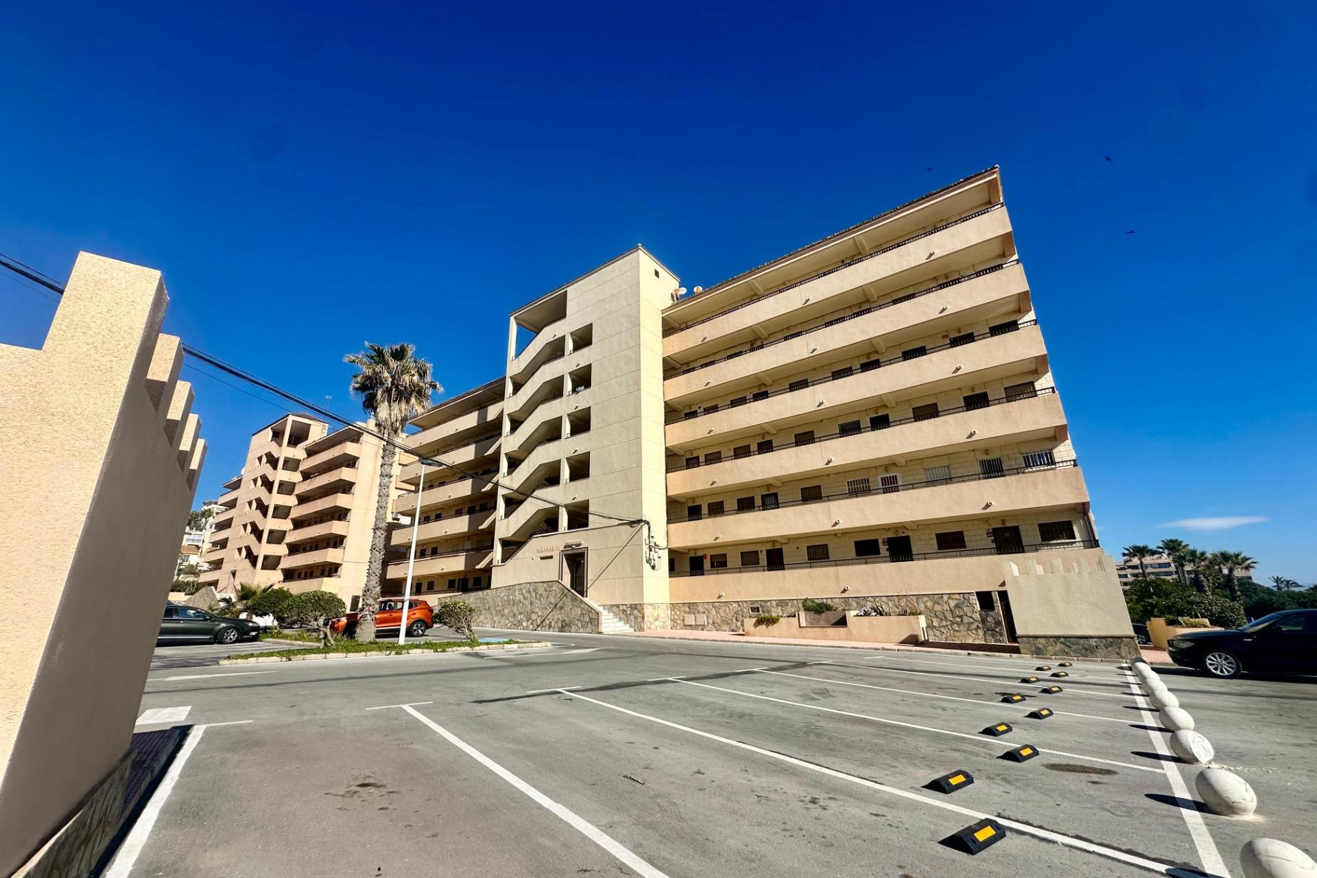 Odsprzedaż - Mieszkanie w bloku - Torrevieja - Cabo Cervera
