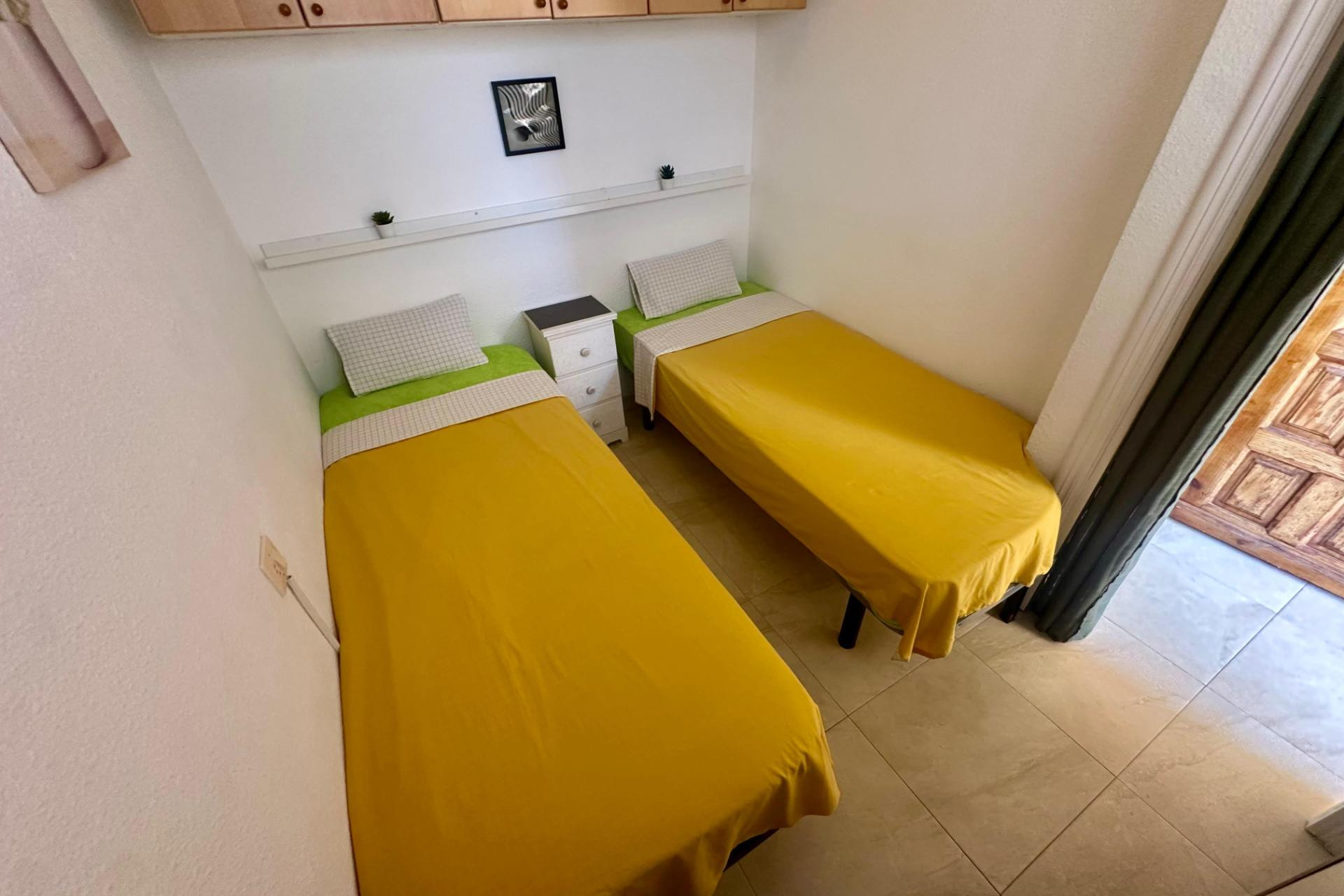 Odsprzedaż - Mieszkanie w bloku - Torrevieja - Cabo Cervera