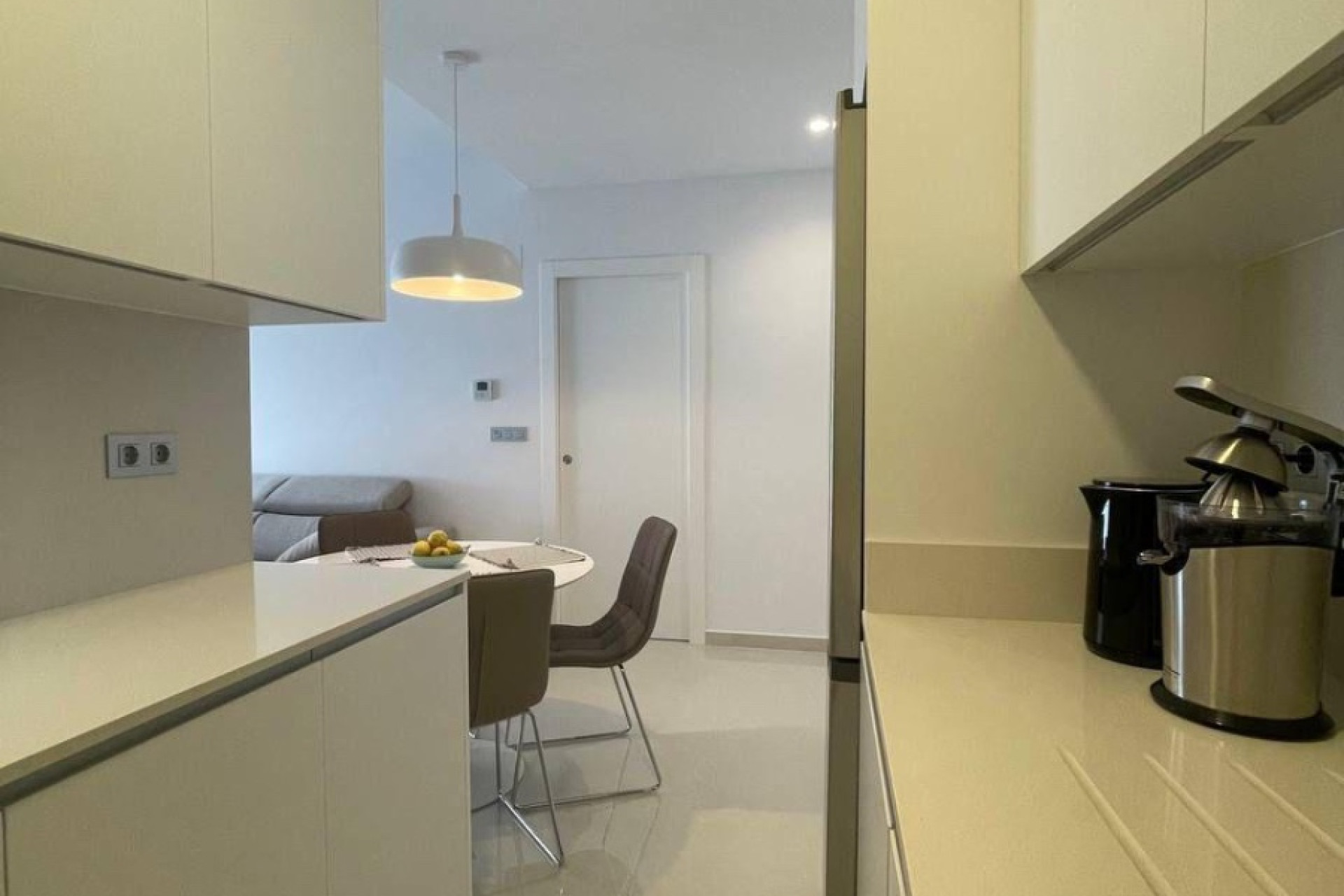 Odsprzedaż - Mieszkanie w bloku - Torrevieja - Center