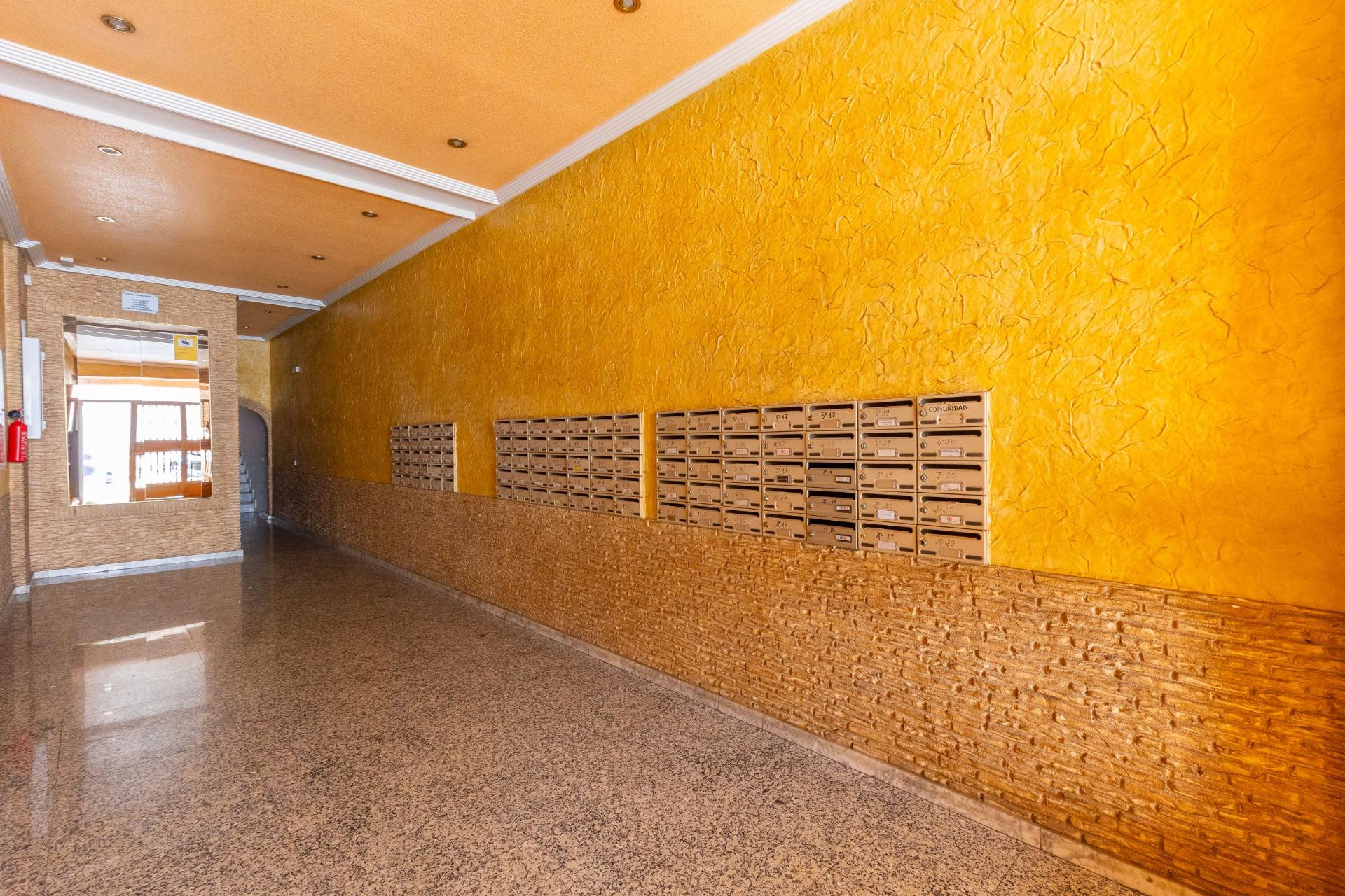 Odsprzedaż - Mieszkanie w bloku - Torrevieja - Centro - Muelle Pesquero