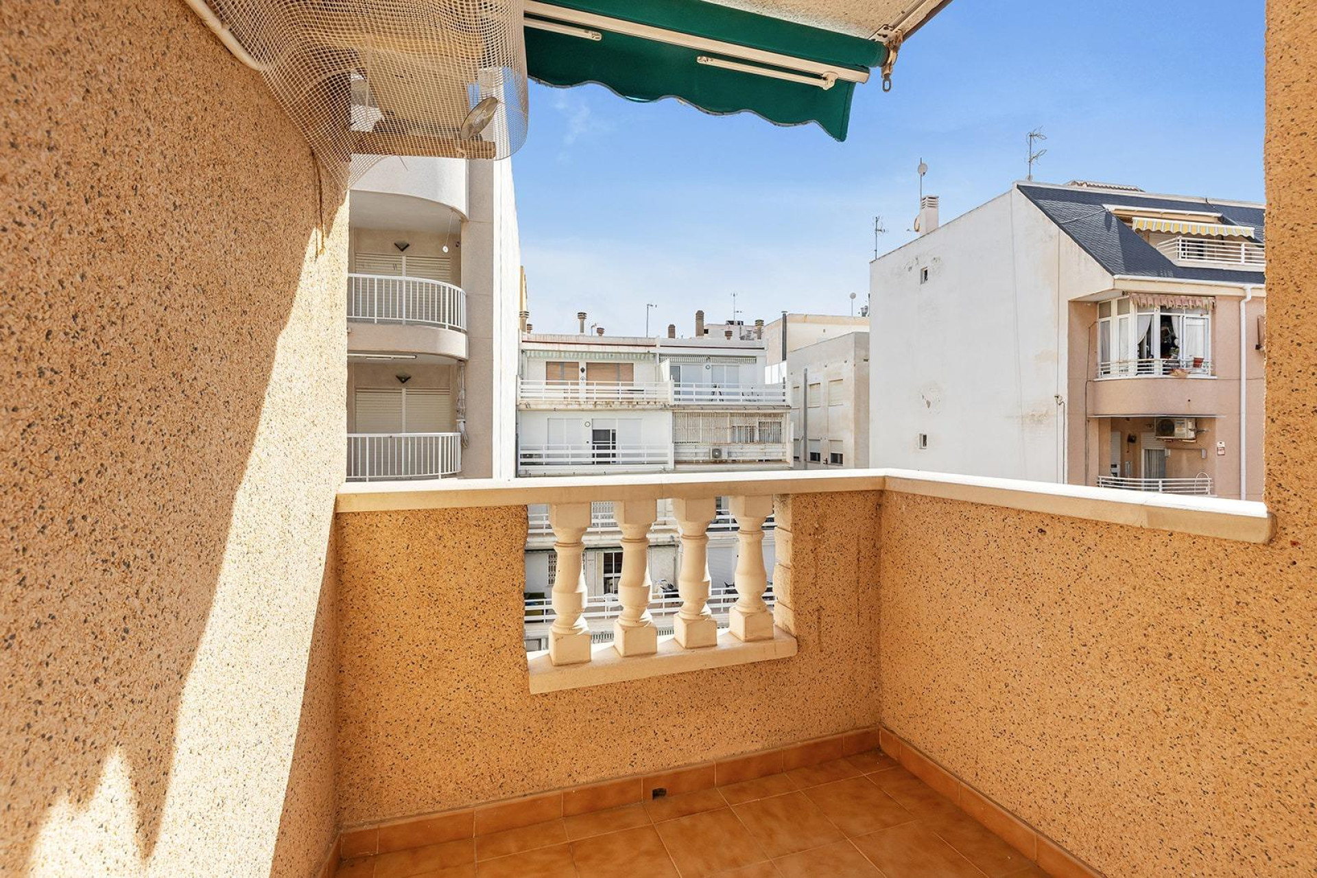 Odsprzedaż - Mieszkanie w bloku - Torrevieja - Centro