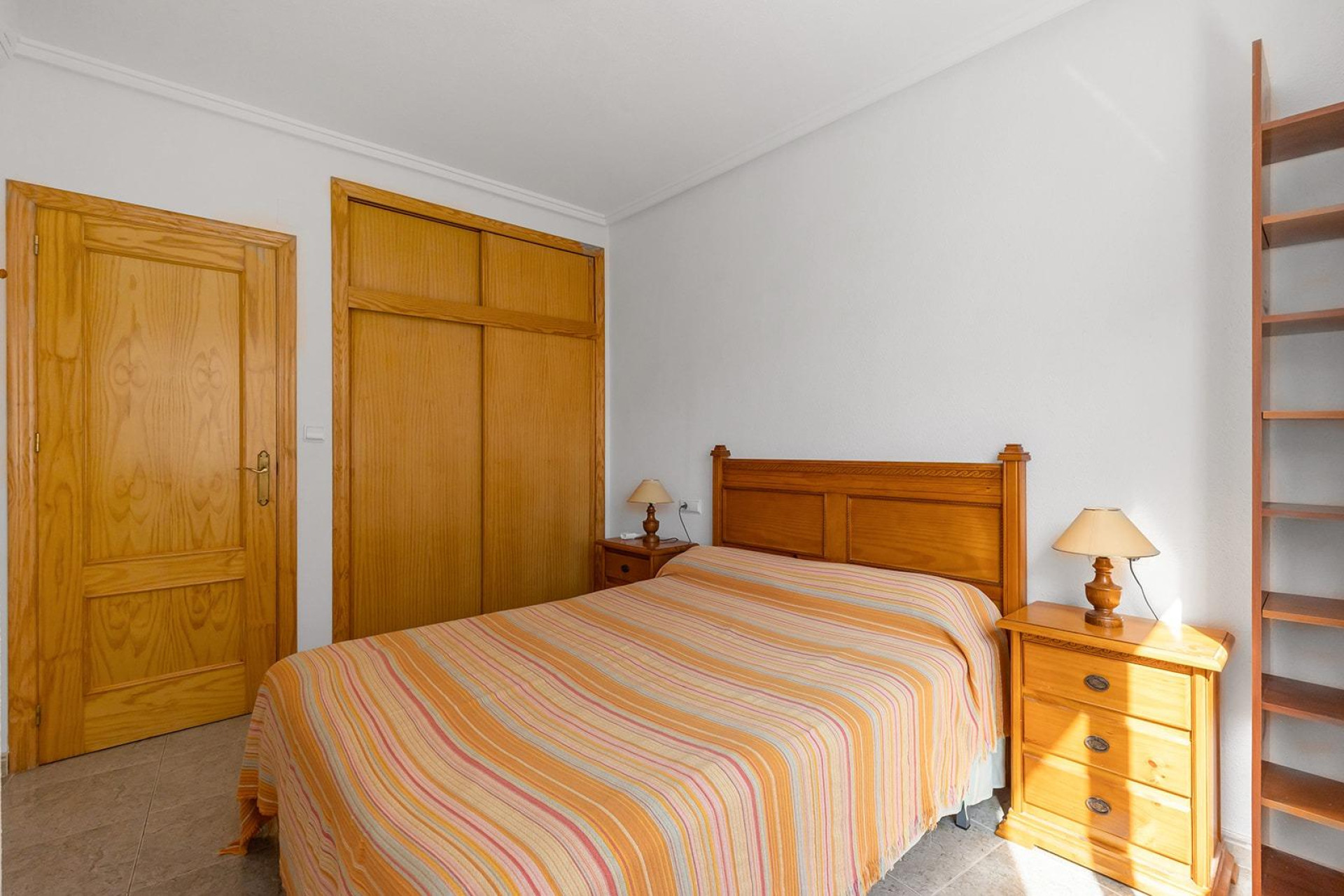 Odsprzedaż - Mieszkanie w bloku - Torrevieja - Centro