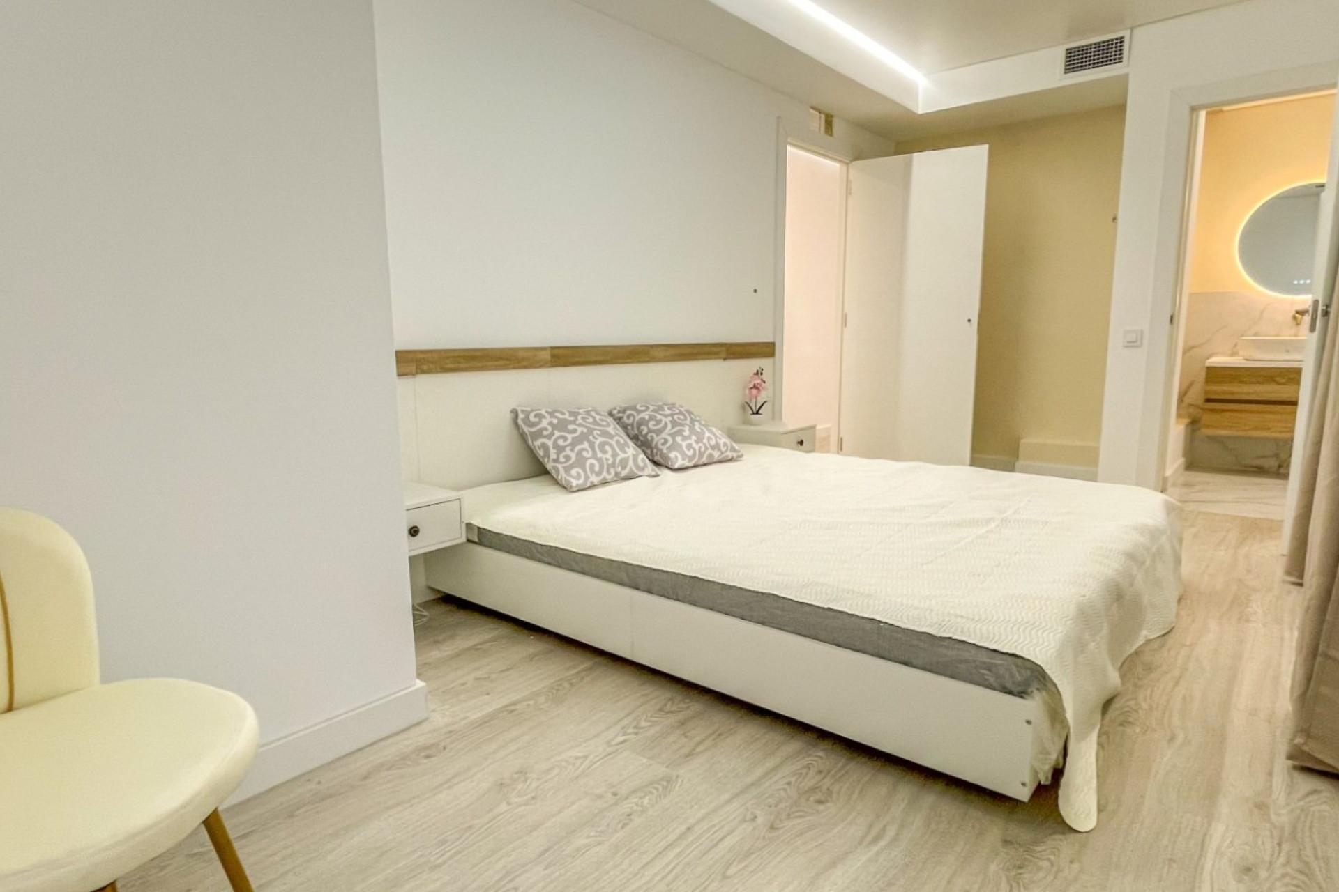 Odsprzedaż - Mieszkanie w bloku - Torrevieja - El Acequión - Los Náufragos