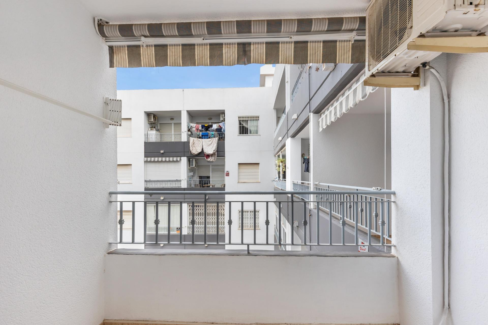 Odsprzedaż - Mieszkanie w bloku - Torrevieja - El Molino