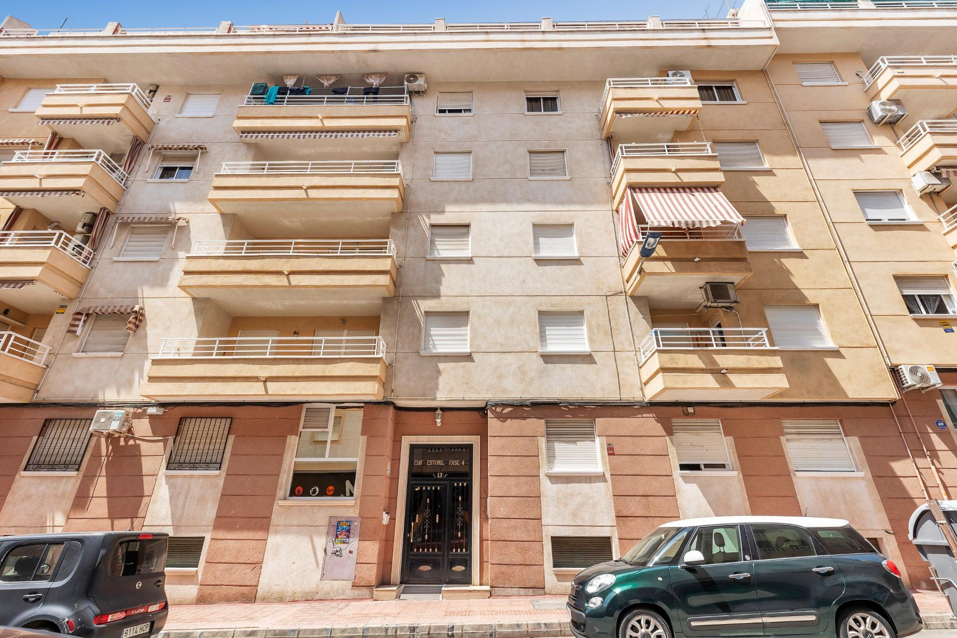 Odsprzedaż - Mieszkanie w bloku - Torrevieja - Estacion de autobuses