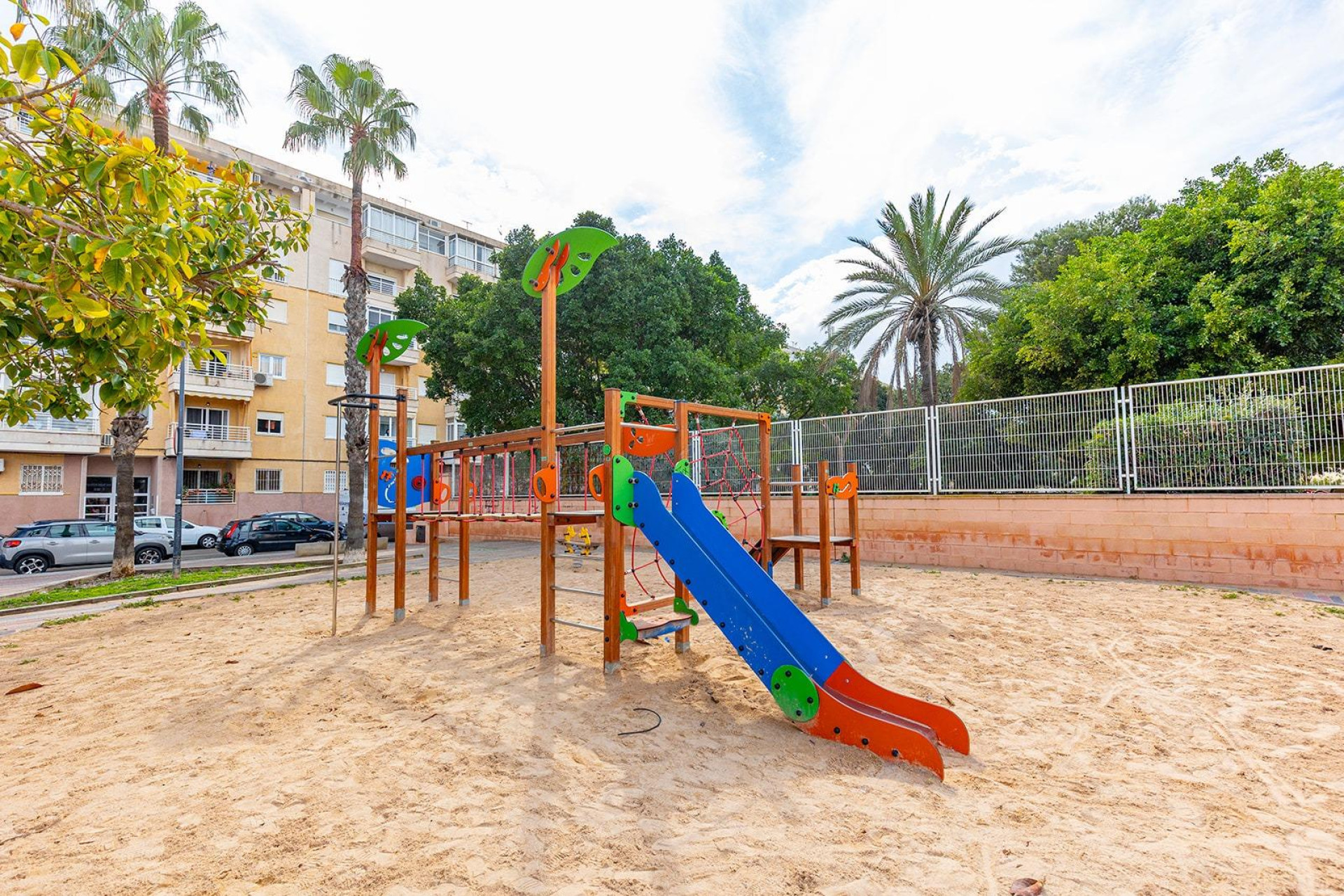 Odsprzedaż - Mieszkanie w bloku - Torrevieja - Estacion de autobuses