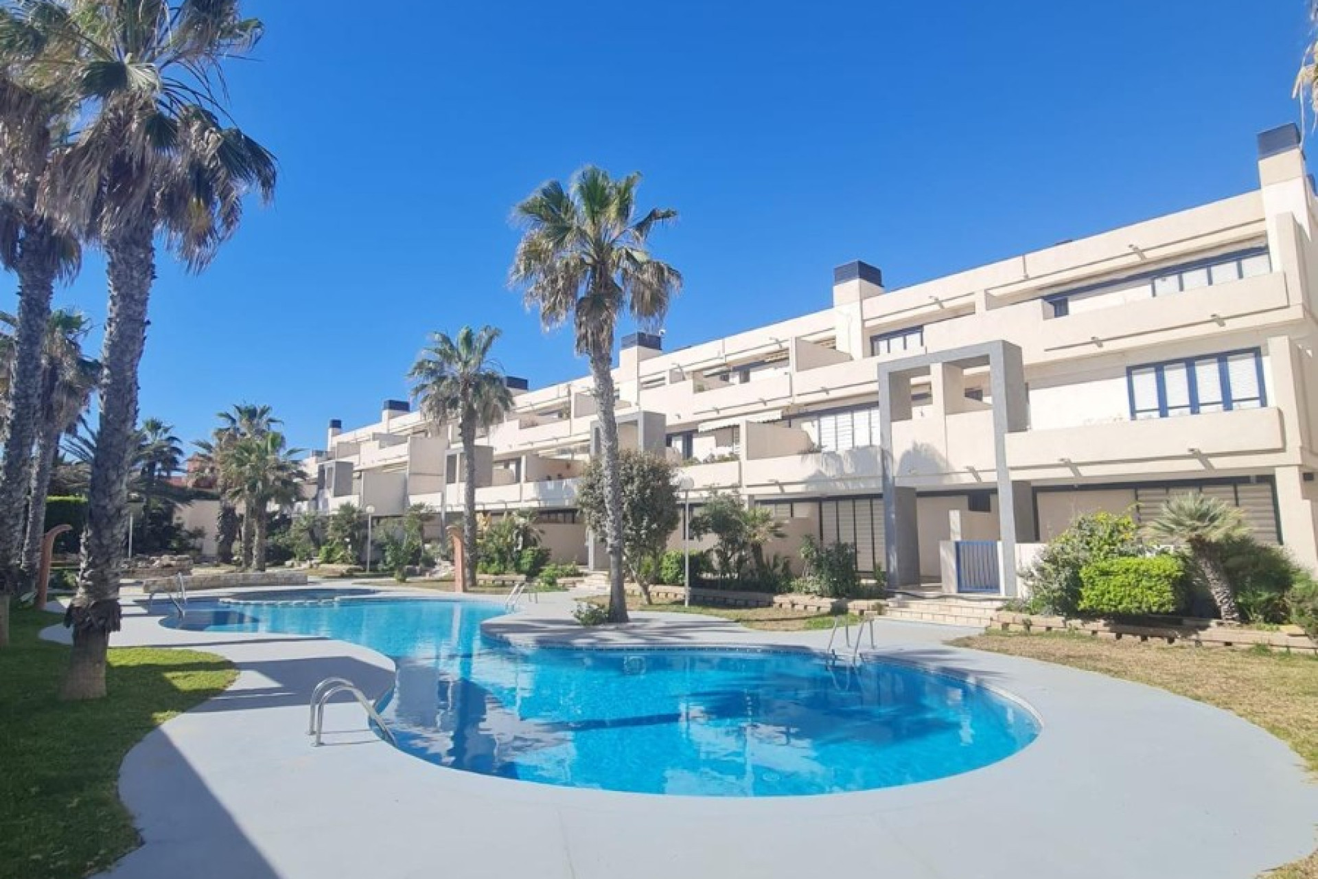 Odsprzedaż - Mieszkanie w bloku - Torrevieja - La Mata