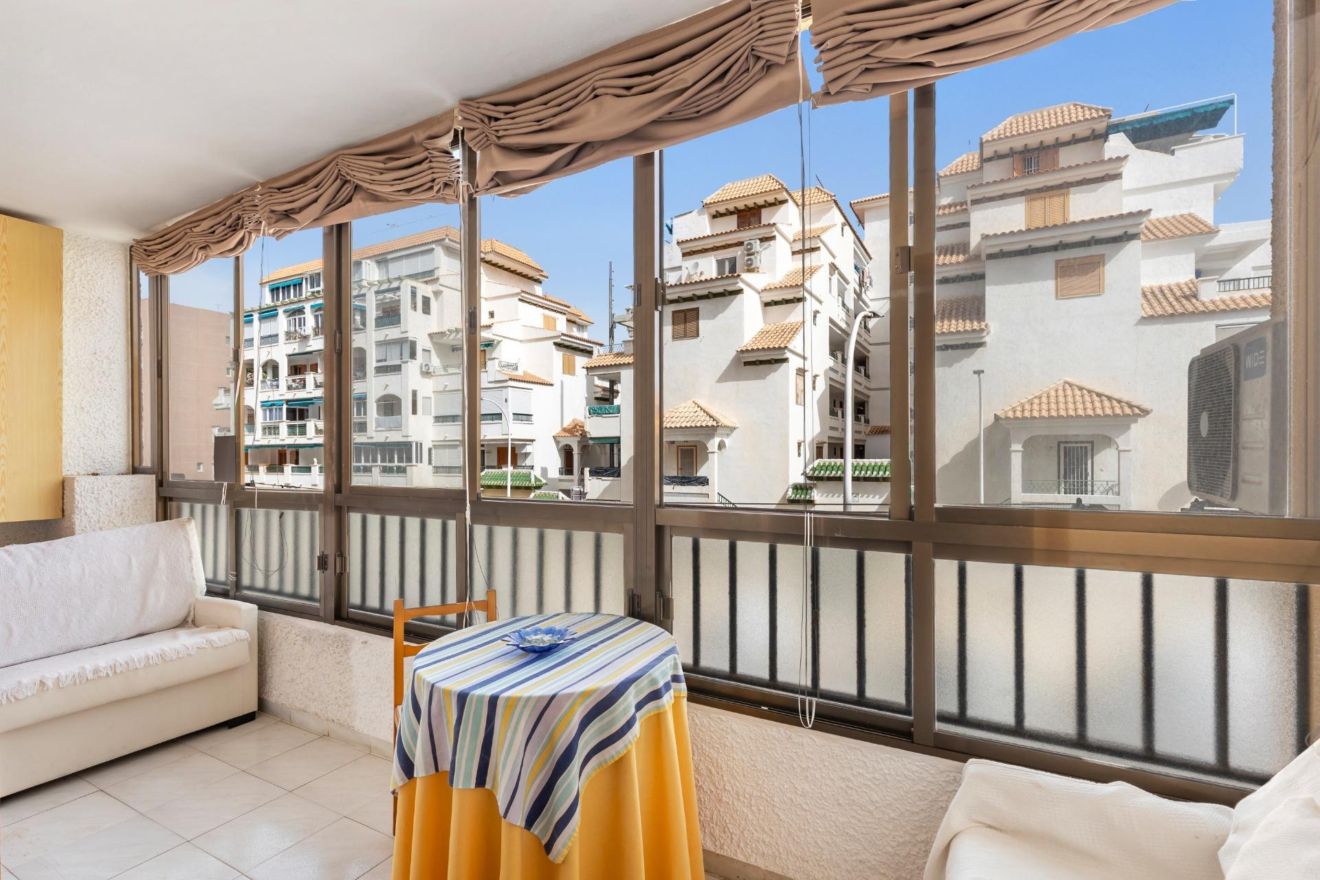 Odsprzedaż - Mieszkanie w bloku - Torrevieja - La Mata