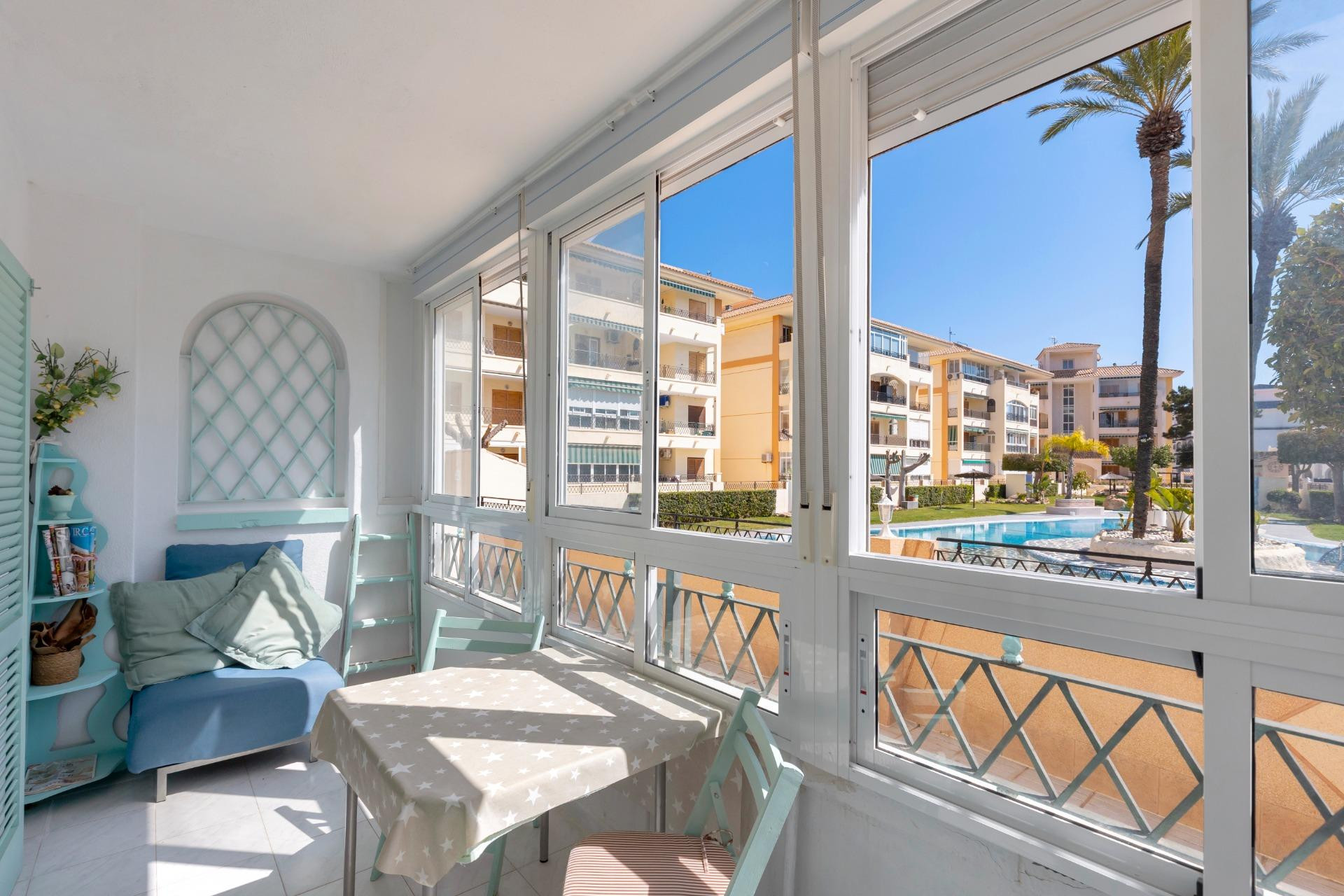 Odsprzedaż - Mieszkanie w bloku - Torrevieja - La Mata
