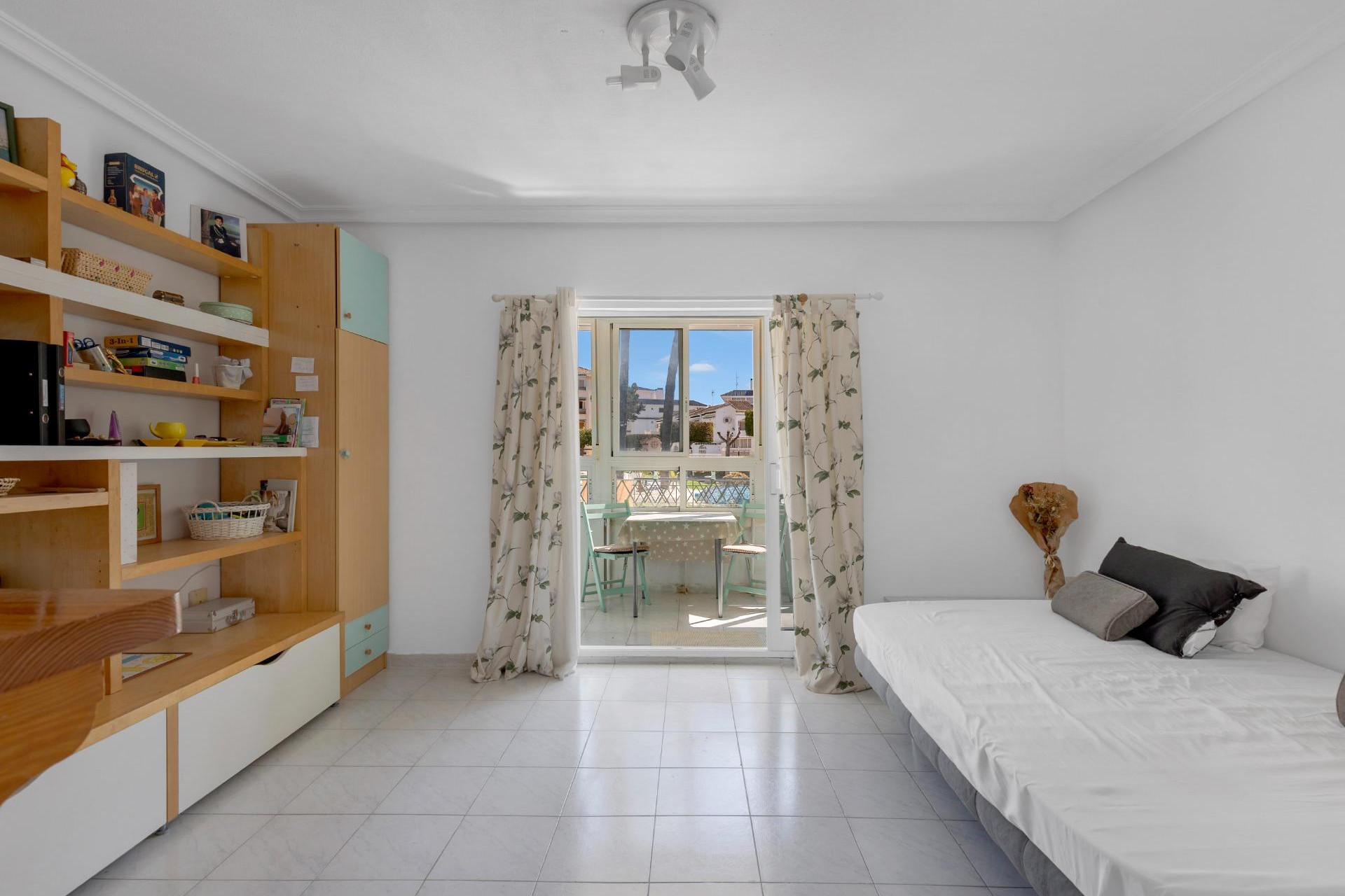 Odsprzedaż - Mieszkanie w bloku - Torrevieja - La Mata