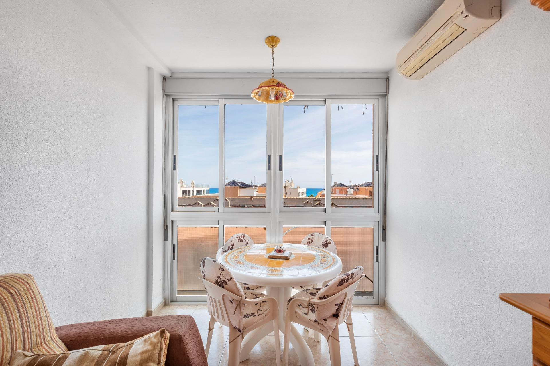 Odsprzedaż - Mieszkanie w bloku - Torrevieja - La Mata