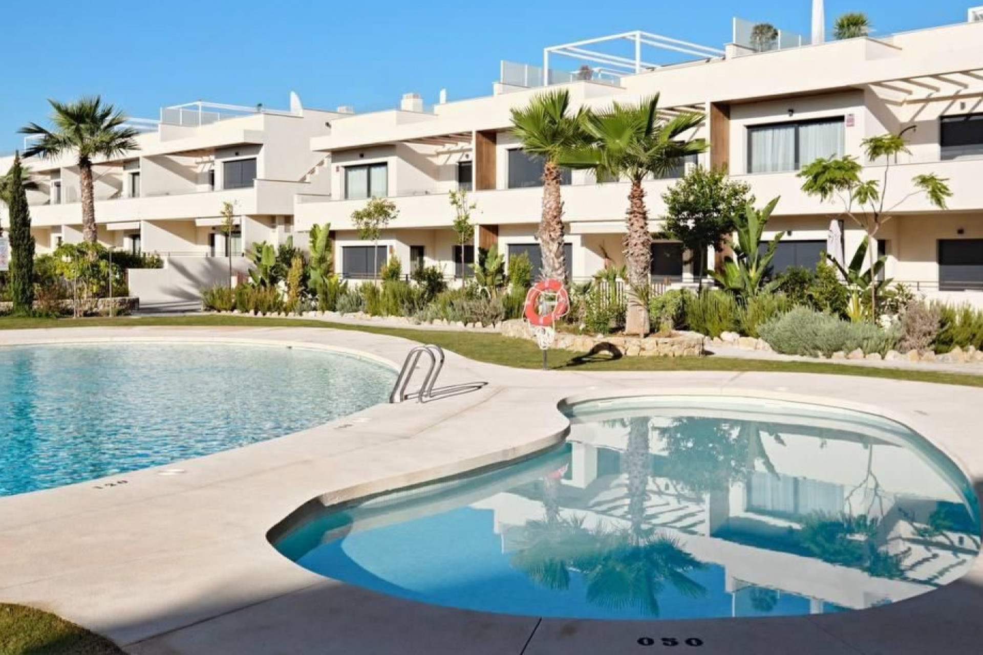 Odsprzedaż - Mieszkanie w bloku - Torrevieja - La Veleta