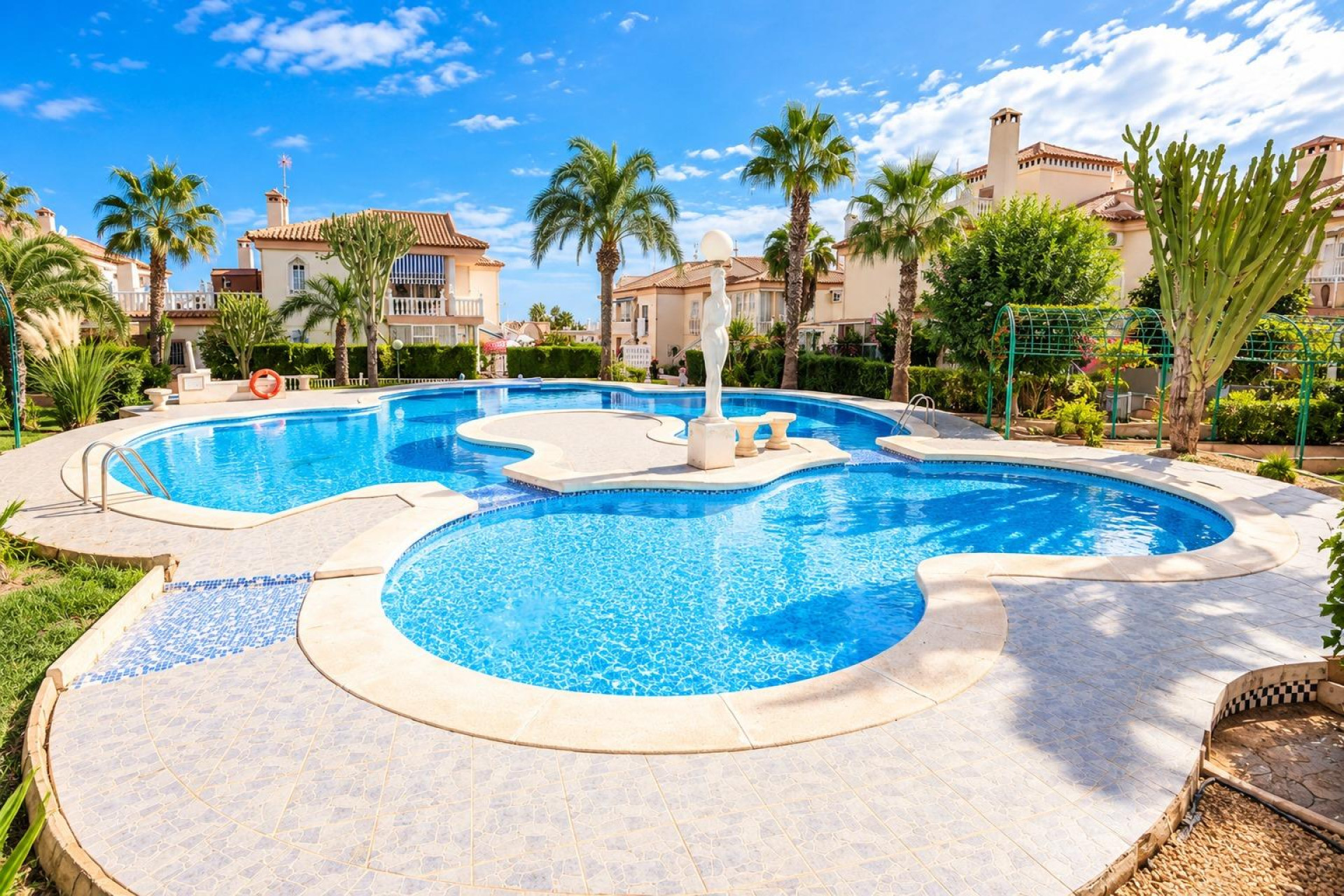 Odsprzedaż - Mieszkanie w bloku - Torrevieja - Los Altos
