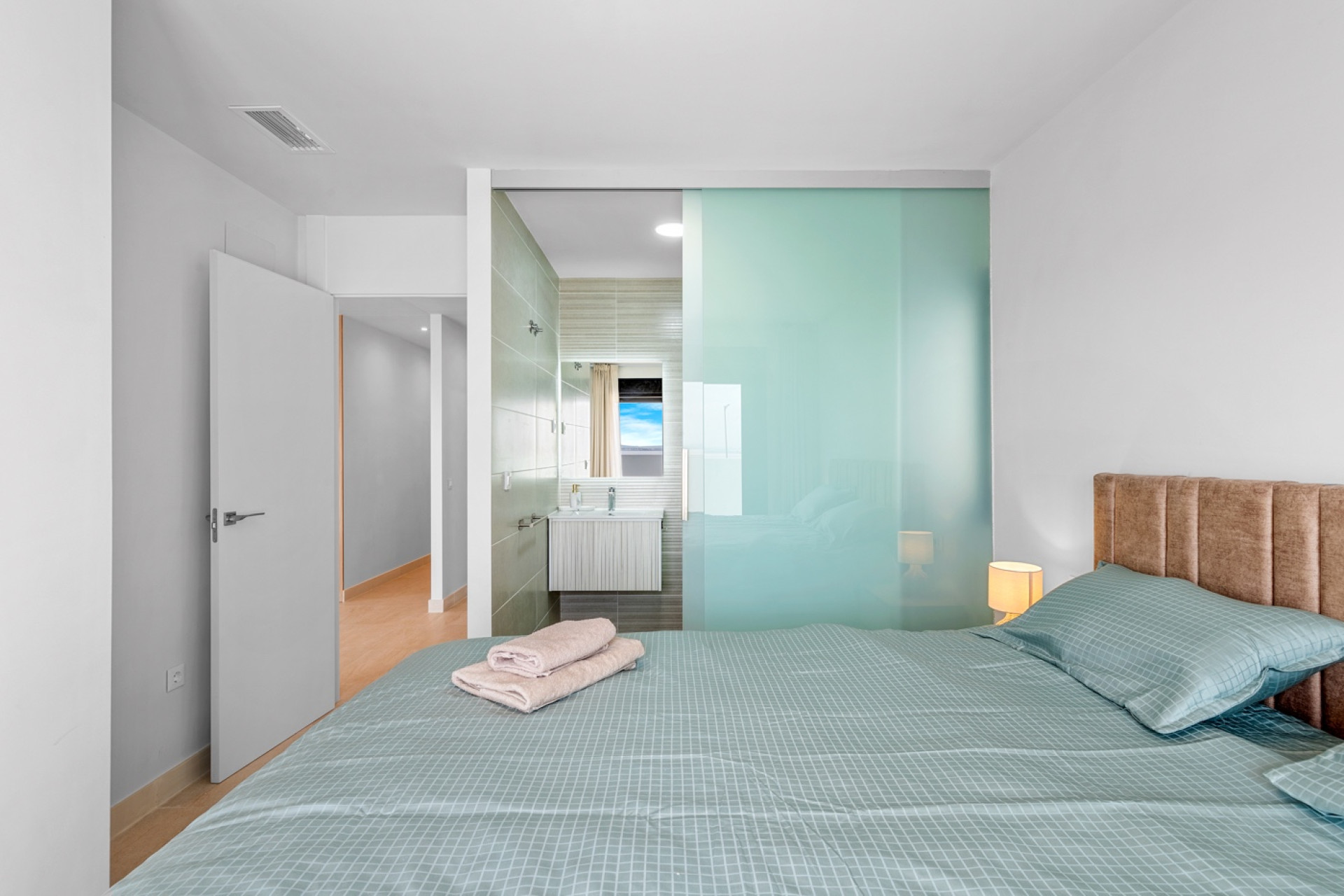 Odsprzedaż - Mieszkanie w bloku - Torrevieja - Los Balcones