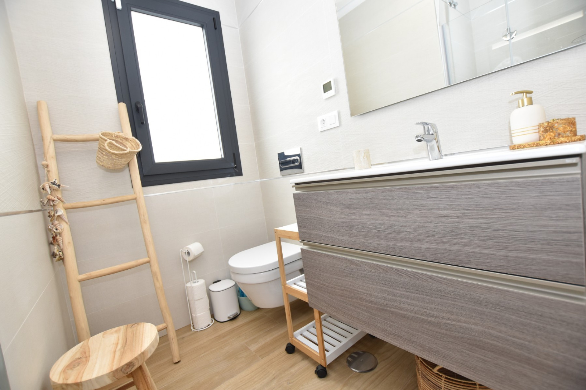 Odsprzedaż - Mieszkanie w bloku - Torrevieja - Los Balcones