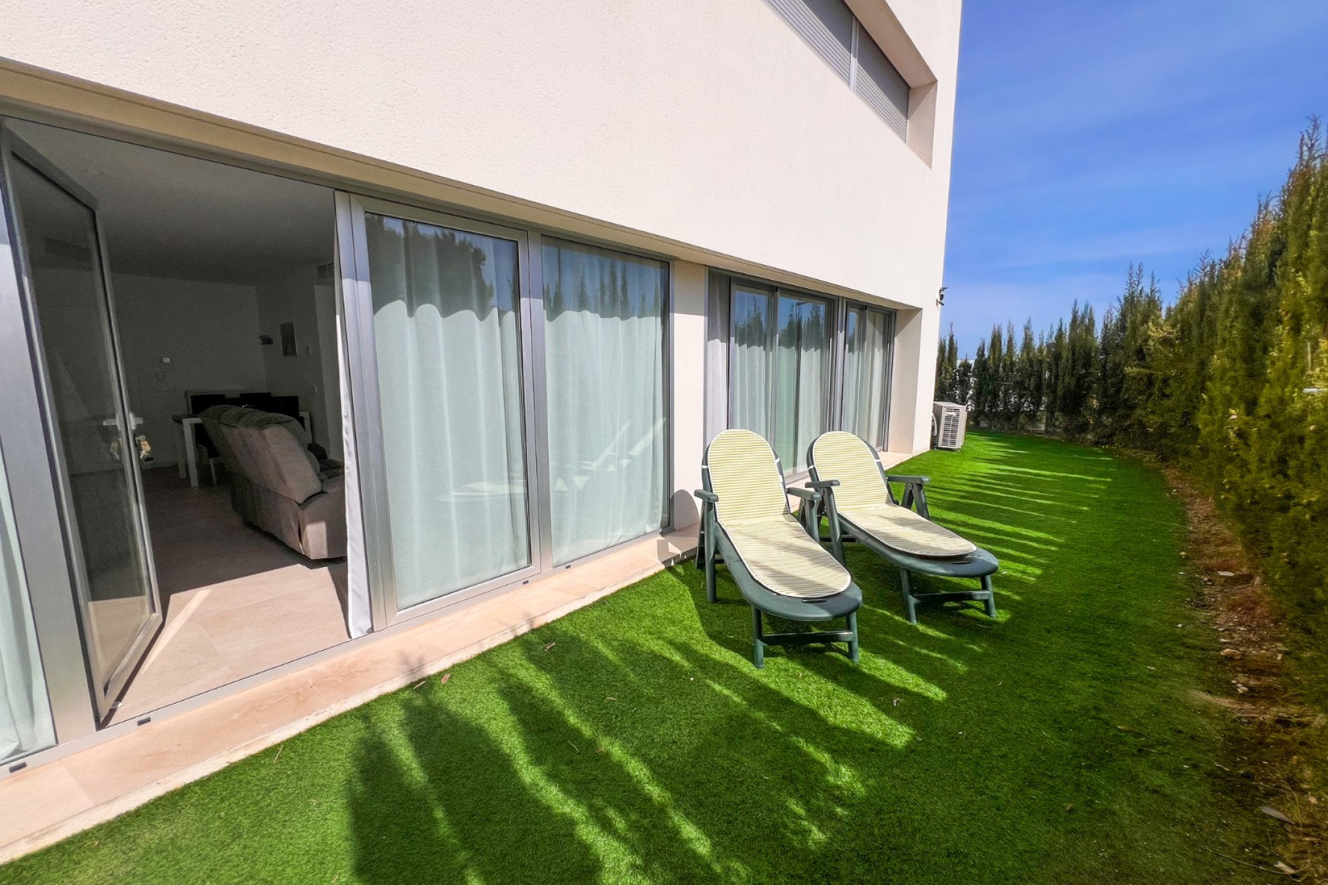 Odsprzedaż - Mieszkanie w bloku - Torrevieja - Los Balcones