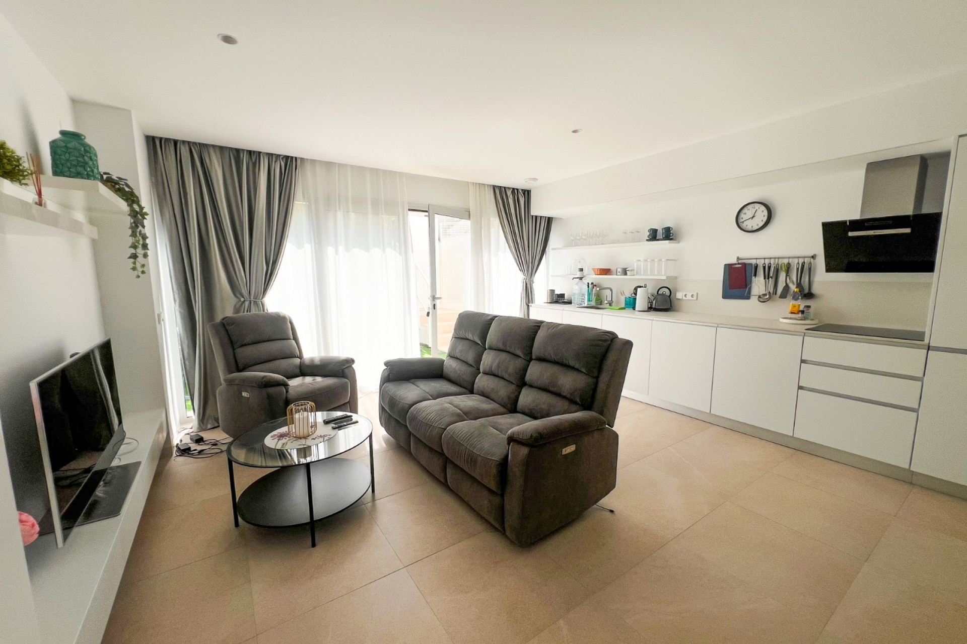 Odsprzedaż - Mieszkanie w bloku - Torrevieja - Los Balcones