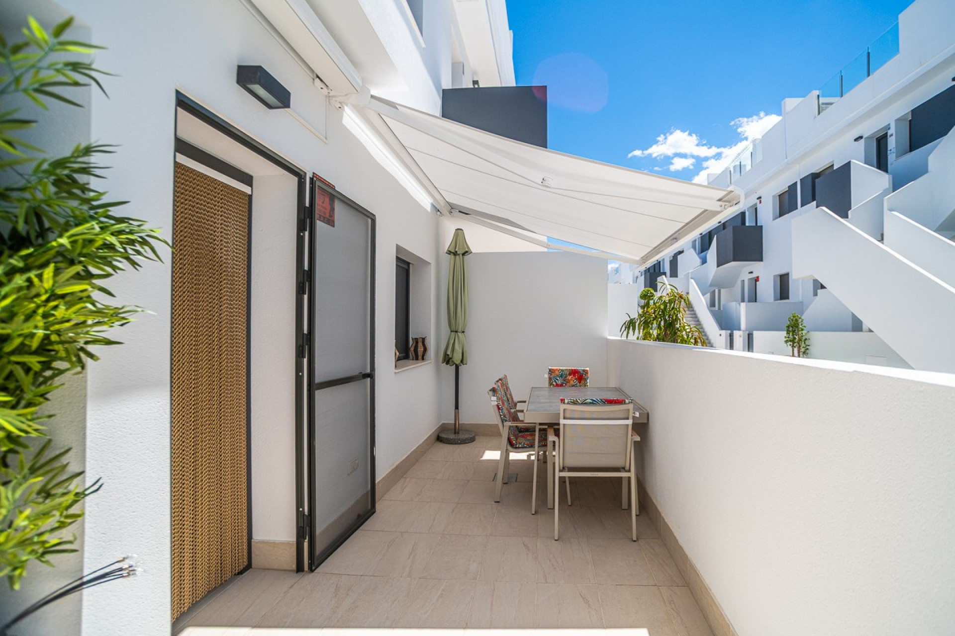 Odsprzedaż - Mieszkanie w bloku - Torrevieja - Los Balcones