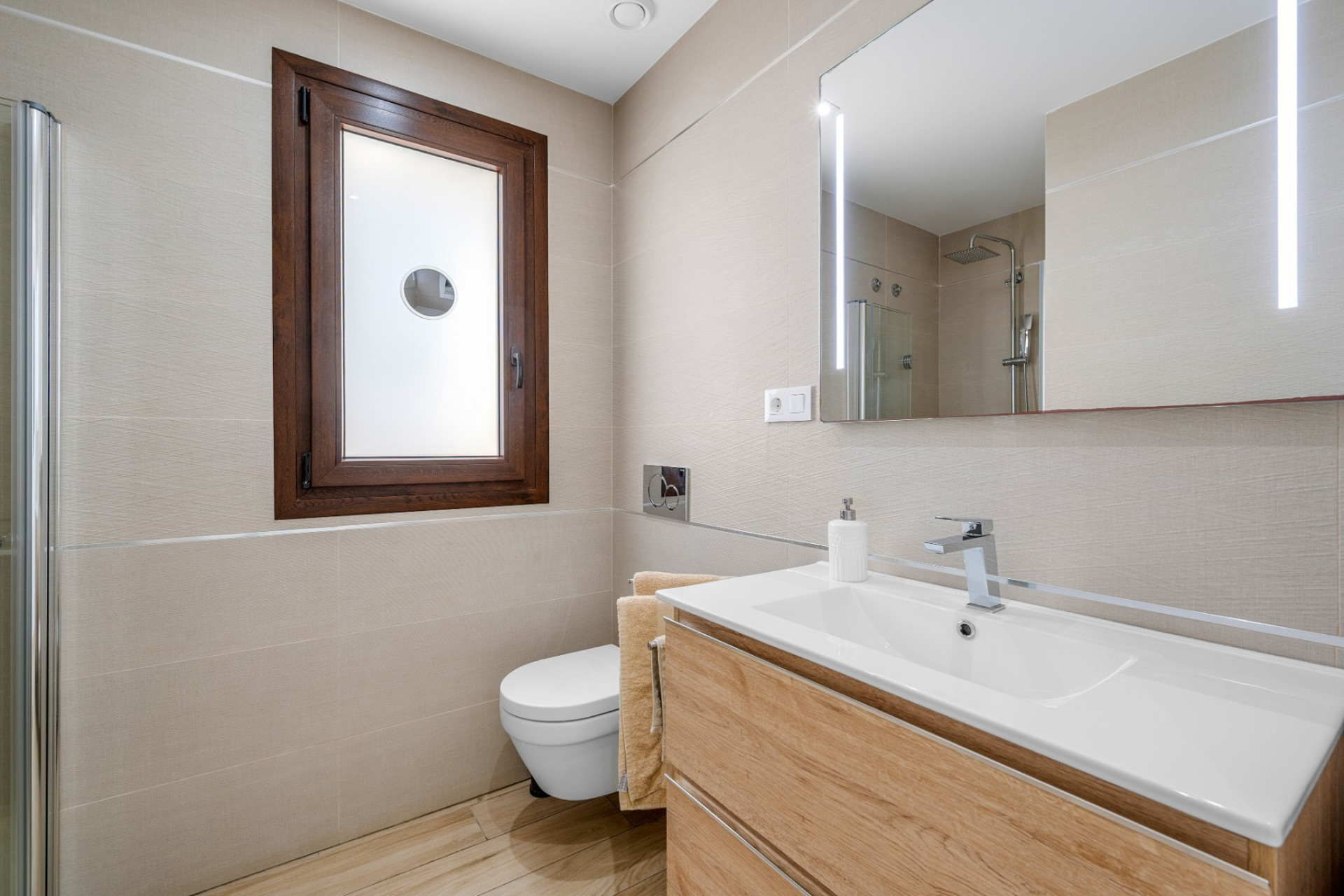 Odsprzedaż - Mieszkanie w bloku - Torrevieja - Los Balcones