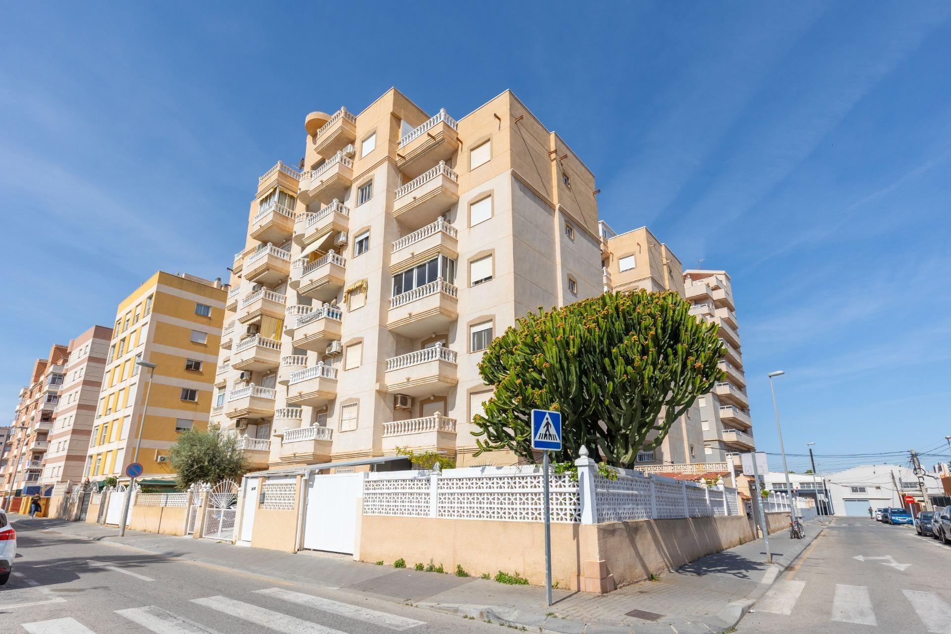 Odsprzedaż - Mieszkanie w bloku - Torrevieja - Nueva Torrevieja