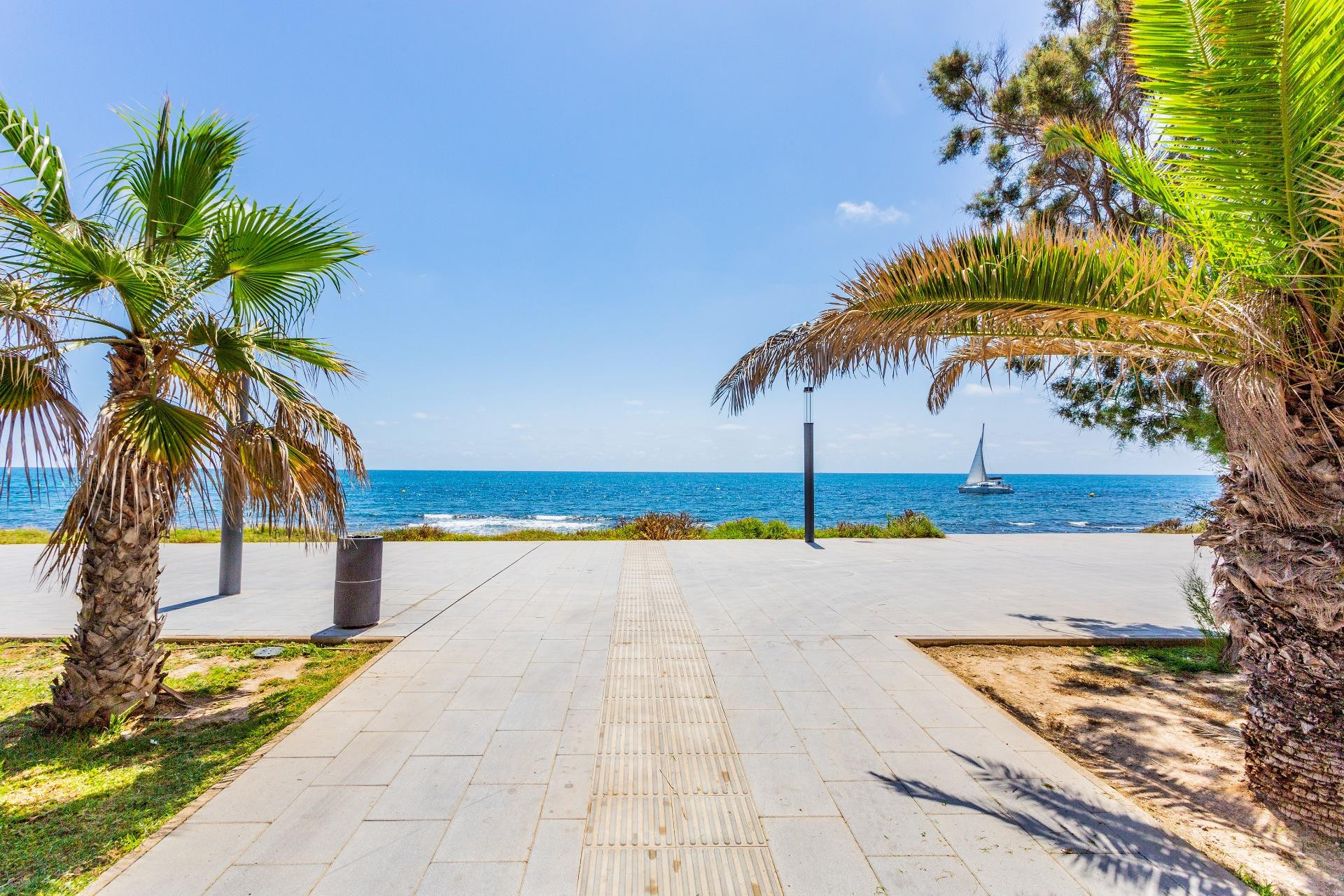 Odsprzedaż - Mieszkanie w bloku - Torrevieja - Nueva Torrevieja