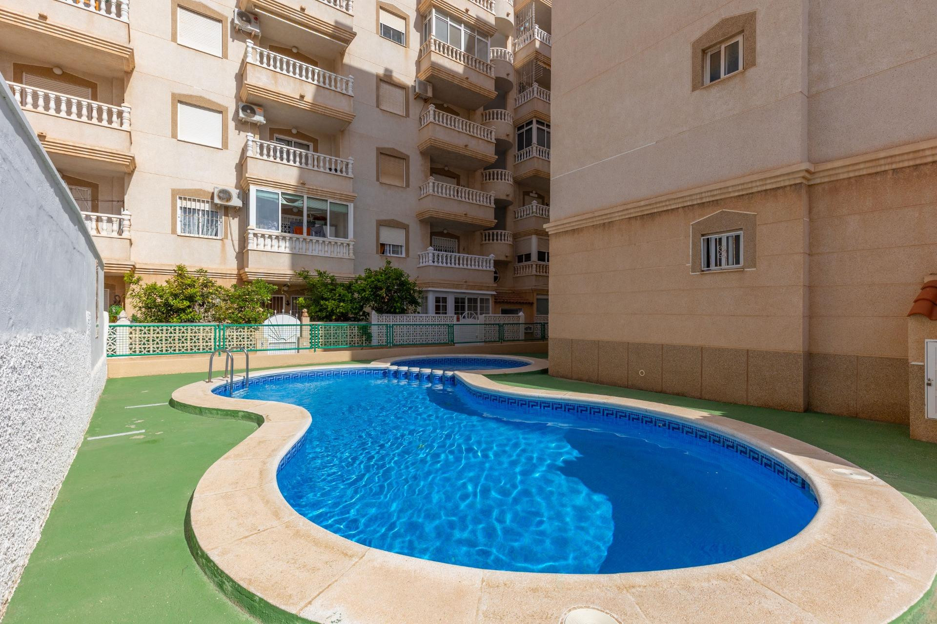 Odsprzedaż - Mieszkanie w bloku - Torrevieja - Nueva Torrevieja