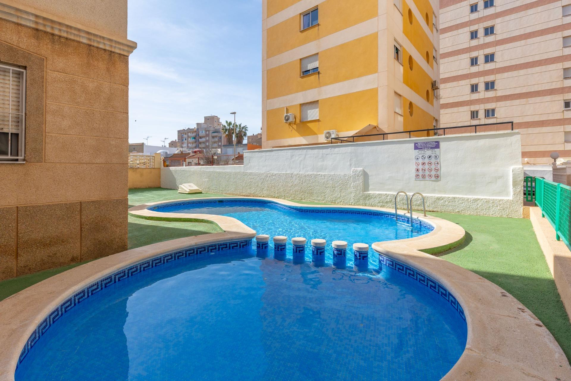 Odsprzedaż - Mieszkanie w bloku - Torrevieja - Nueva Torrevieja