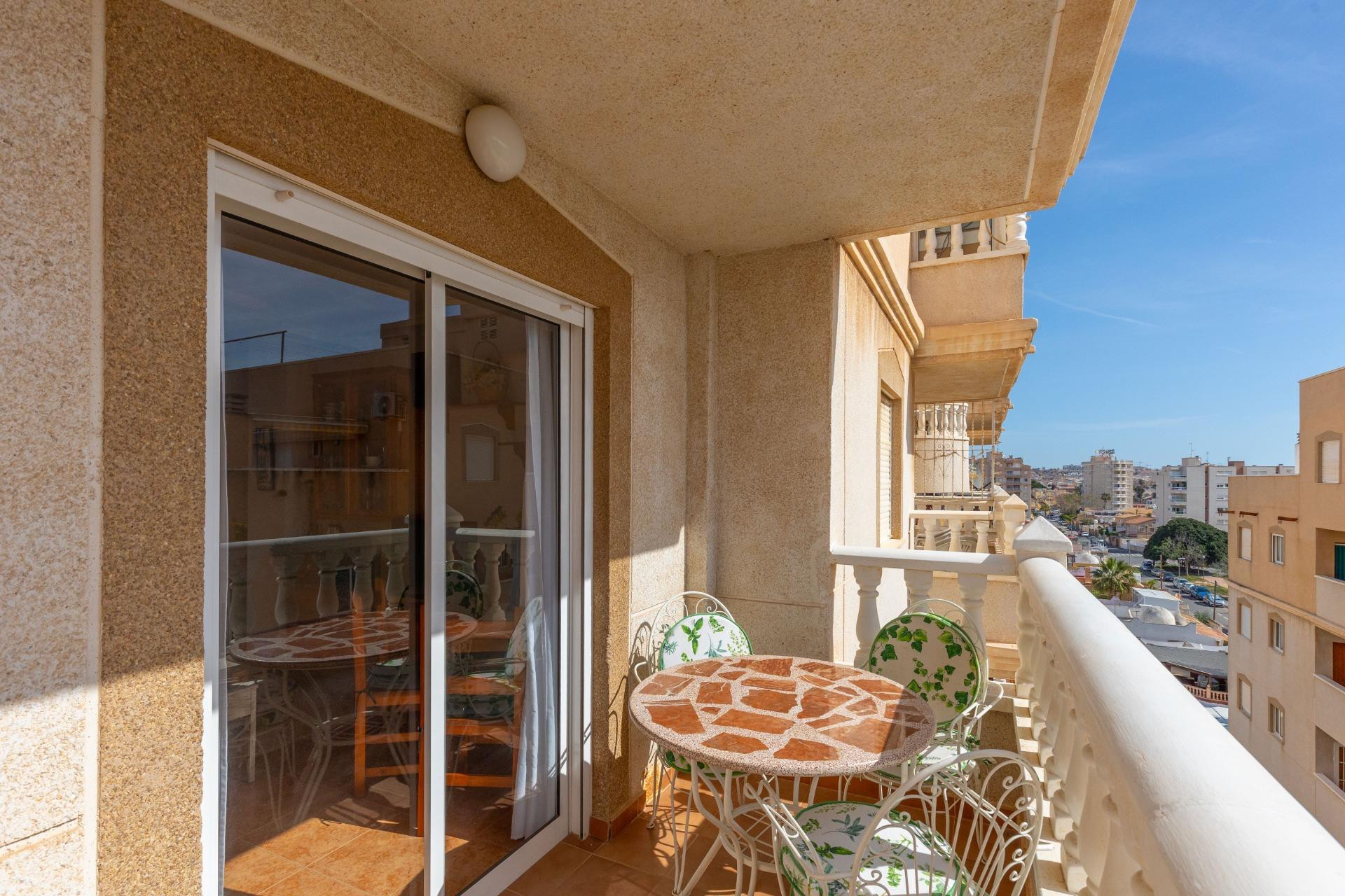 Odsprzedaż - Mieszkanie w bloku - Torrevieja - Nueva Torrevieja