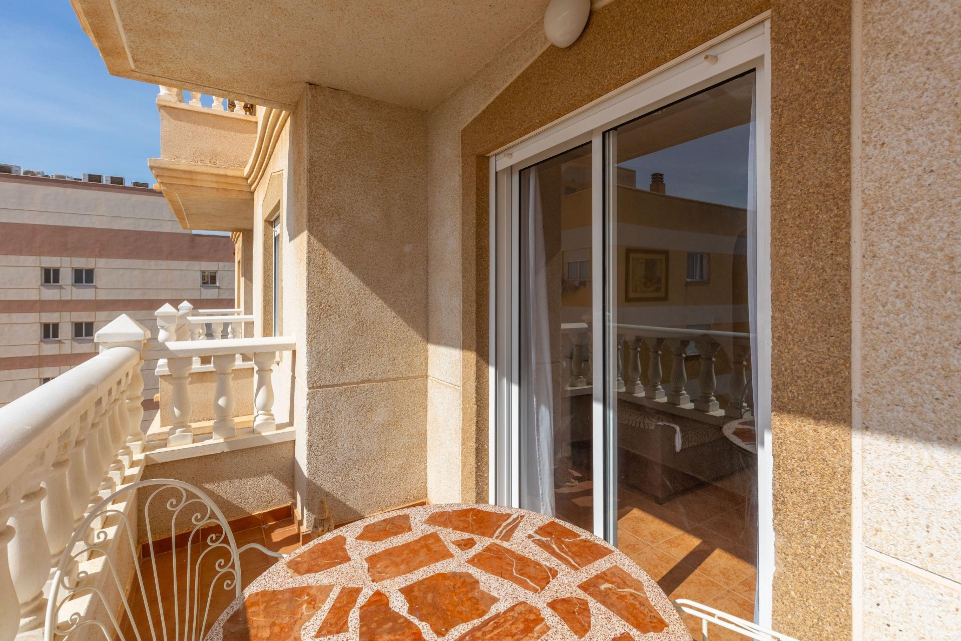Odsprzedaż - Mieszkanie w bloku - Torrevieja - Nueva Torrevieja