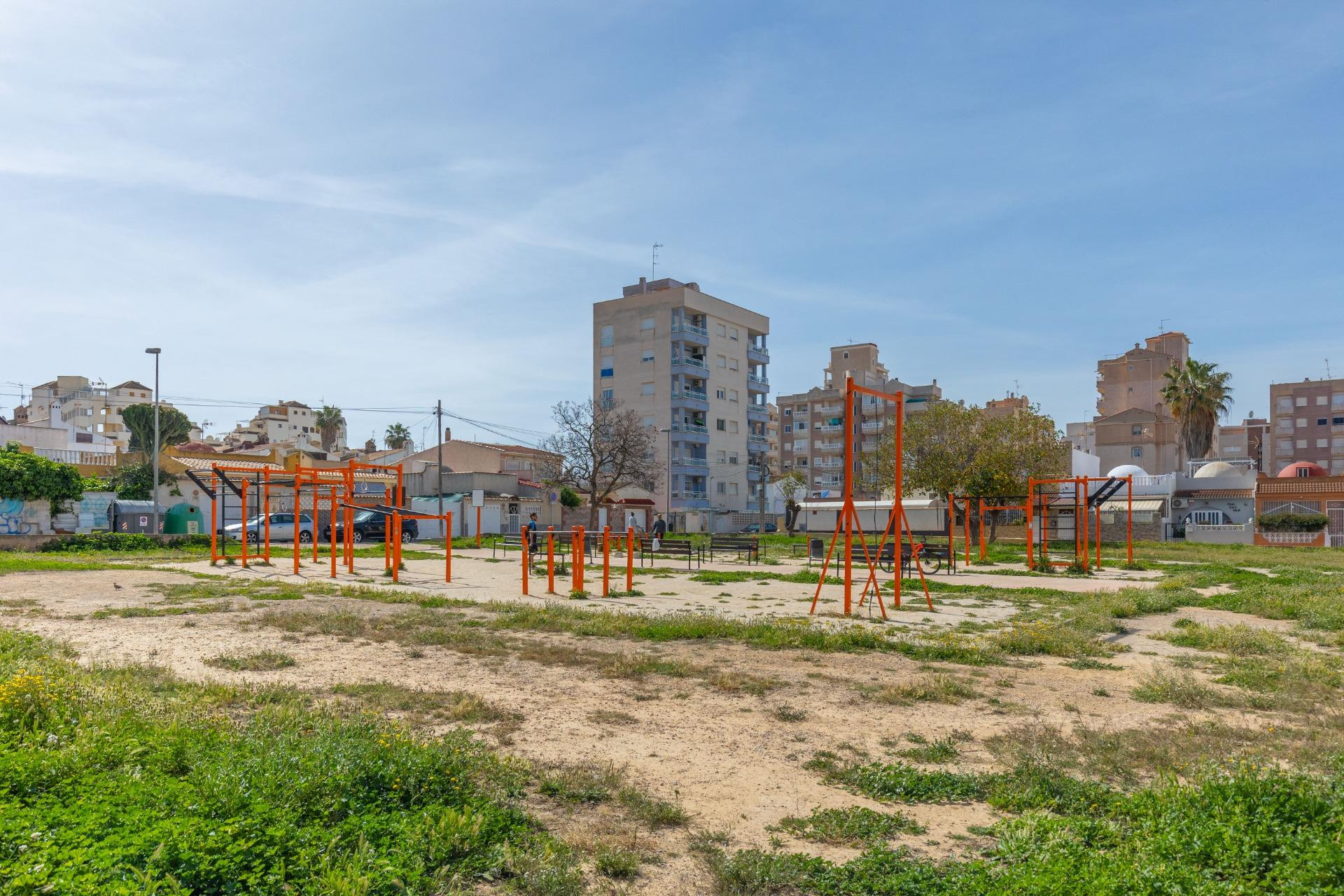 Odsprzedaż - Mieszkanie w bloku - Torrevieja - Nueva Torrevieja