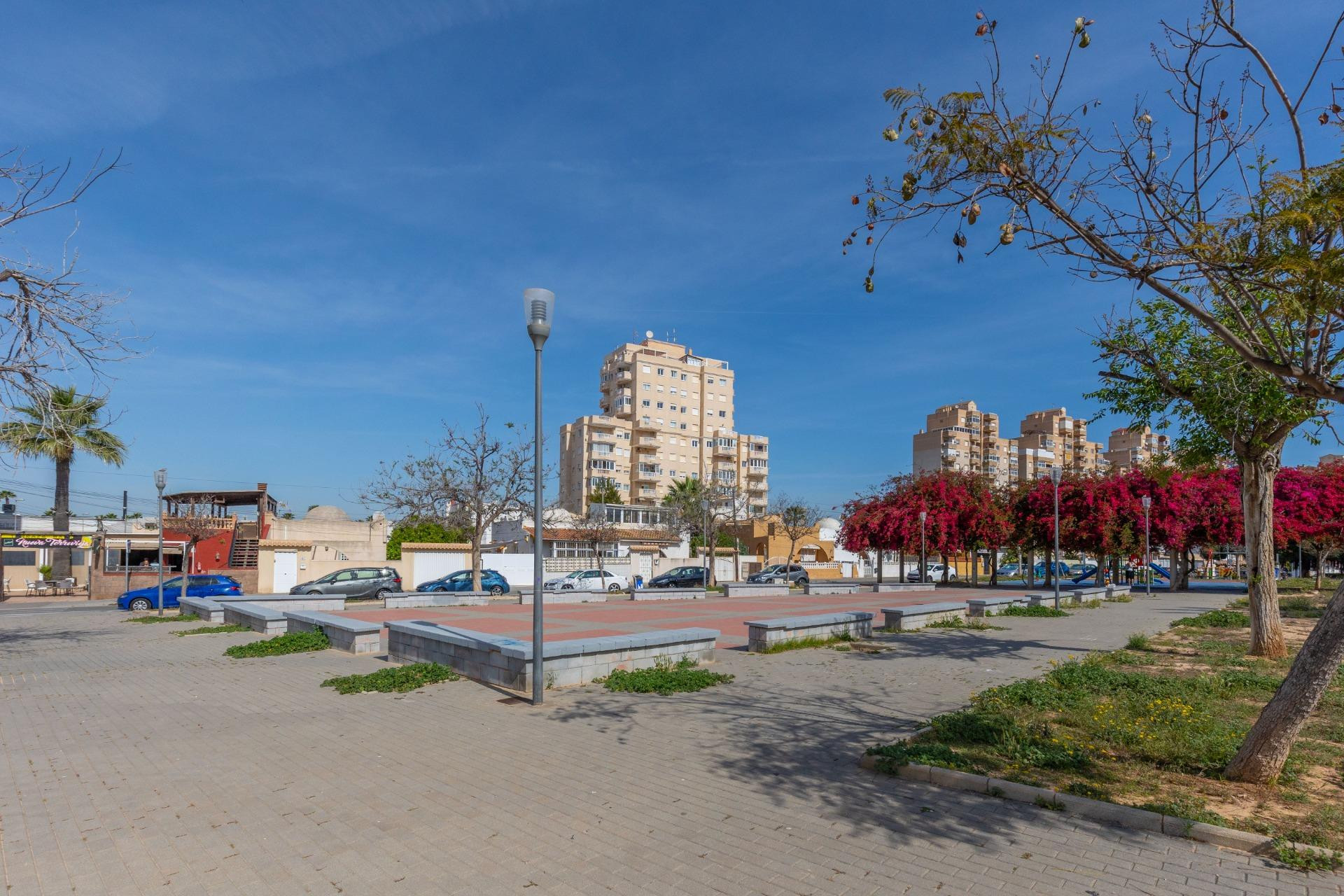 Odsprzedaż - Mieszkanie w bloku - Torrevieja - Nueva Torrevieja