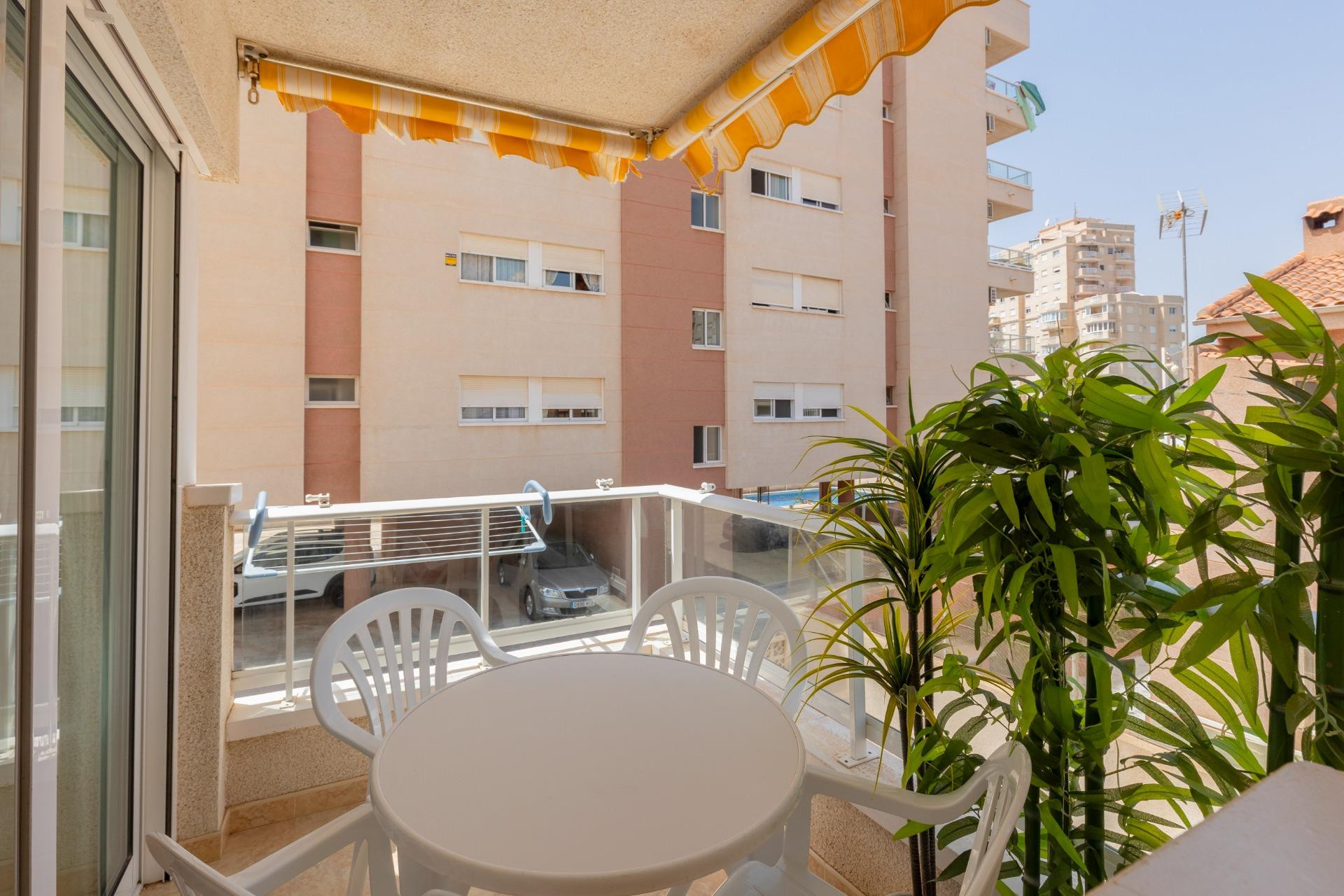 Odsprzedaż - Mieszkanie w bloku - Torrevieja - Nueva Torrevieja