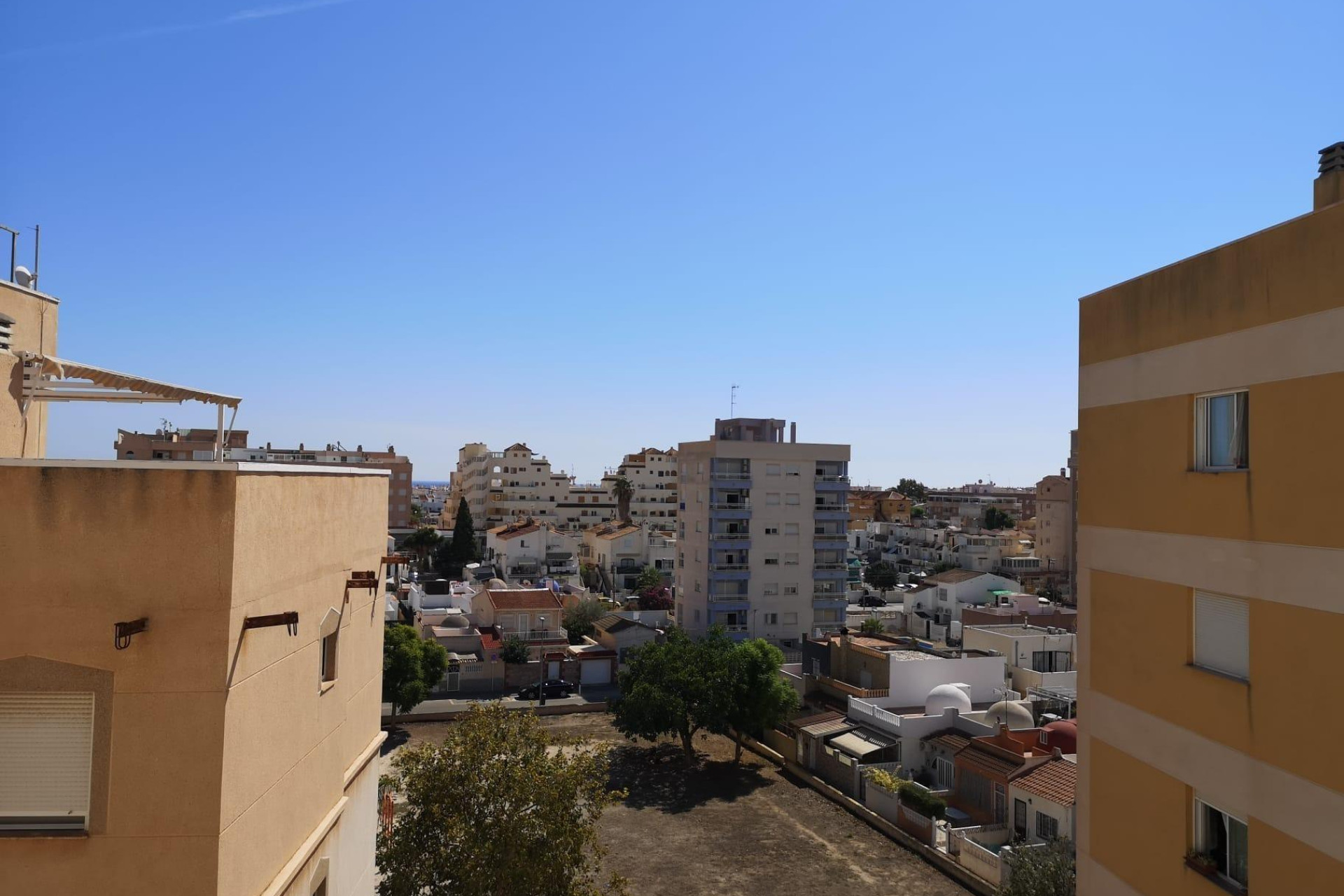 Odsprzedaż - Mieszkanie w bloku - Torrevieja - Nueva Torrevieja