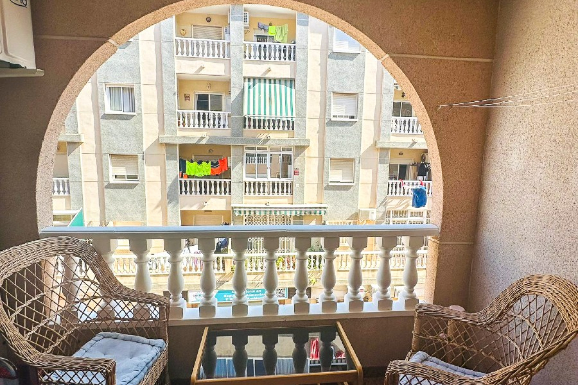 Odsprzedaż - Mieszkanie w bloku - Torrevieja - Parque de las Naciones