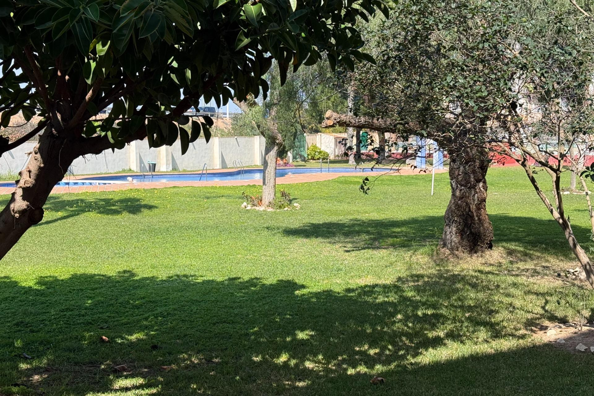 Odsprzedaż - Mieszkanie w bloku - Torrevieja - Parque de las Naciones