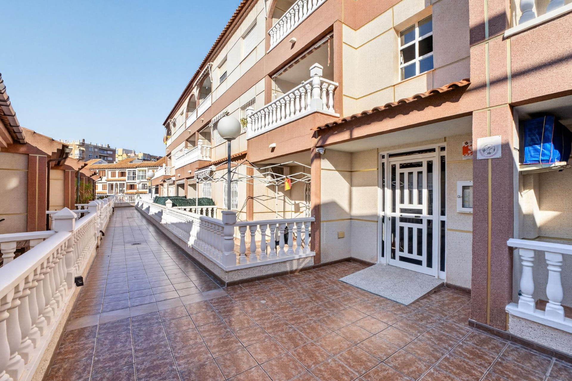 Odsprzedaż - Mieszkanie w bloku - Torrevieja - Playa de los locos