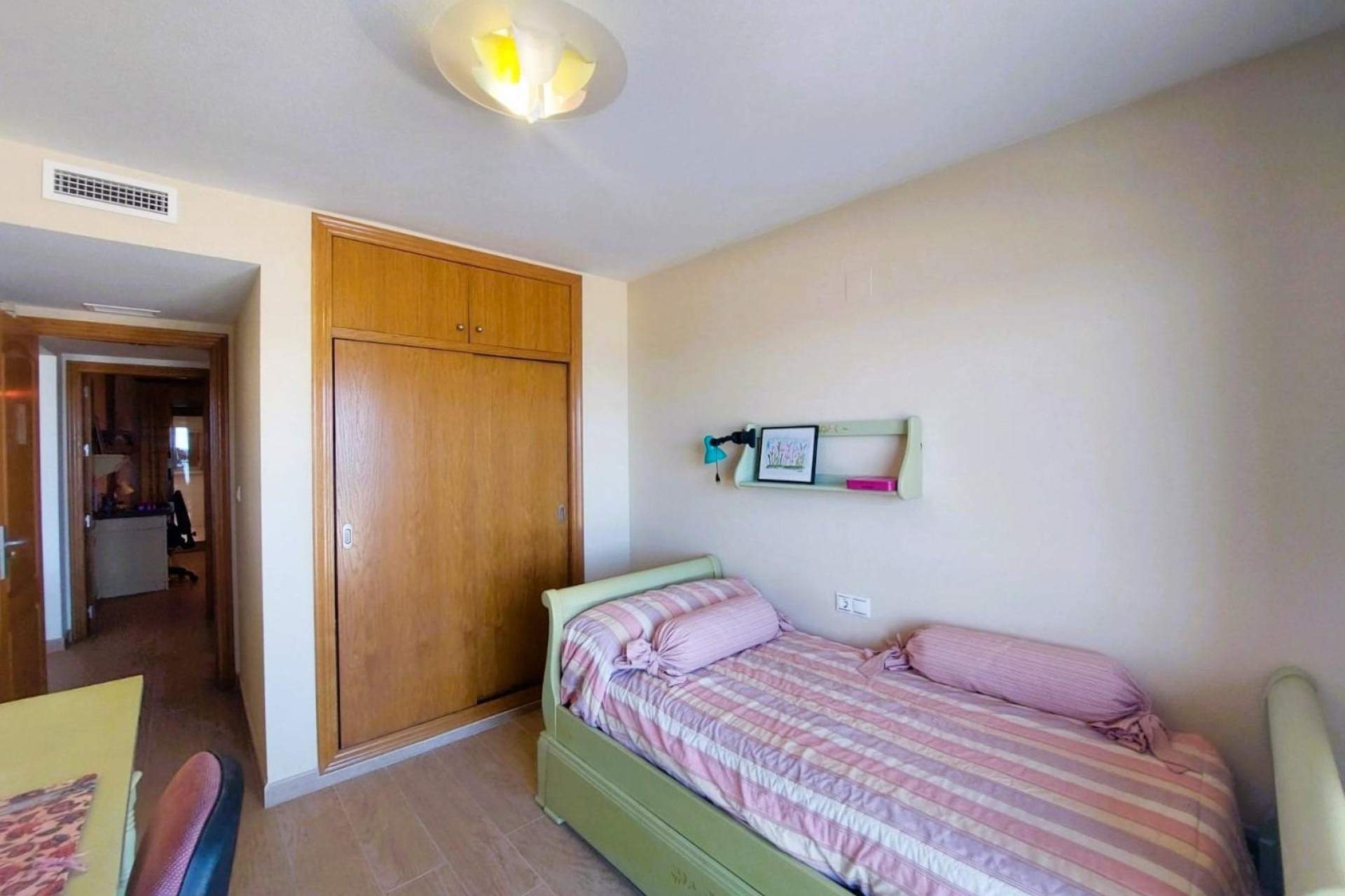 Odsprzedaż - Mieszkanie w bloku - Torrevieja - Playa de los Locos
