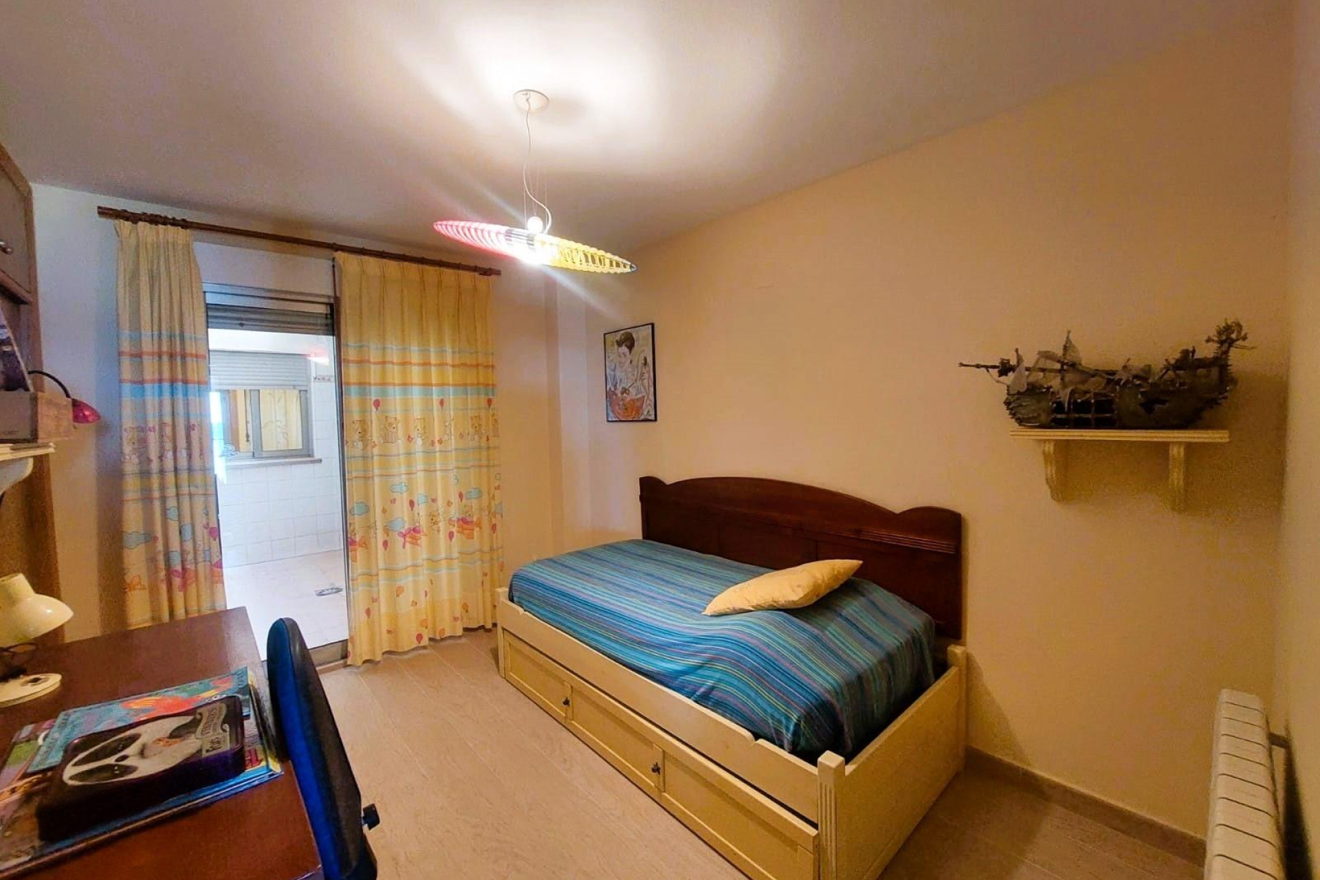 Odsprzedaż - Mieszkanie w bloku - Torrevieja - Playa de los Locos