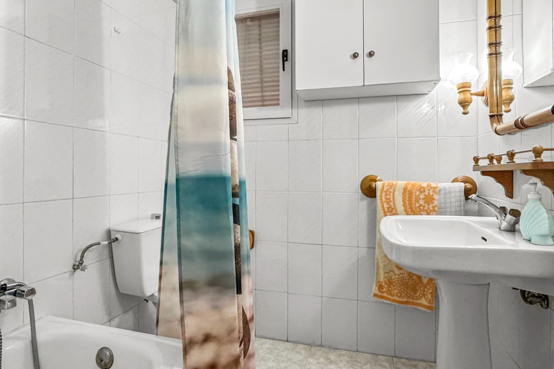 Odsprzedaż - Mieszkanie w bloku - Torrevieja - Playa de los Locos