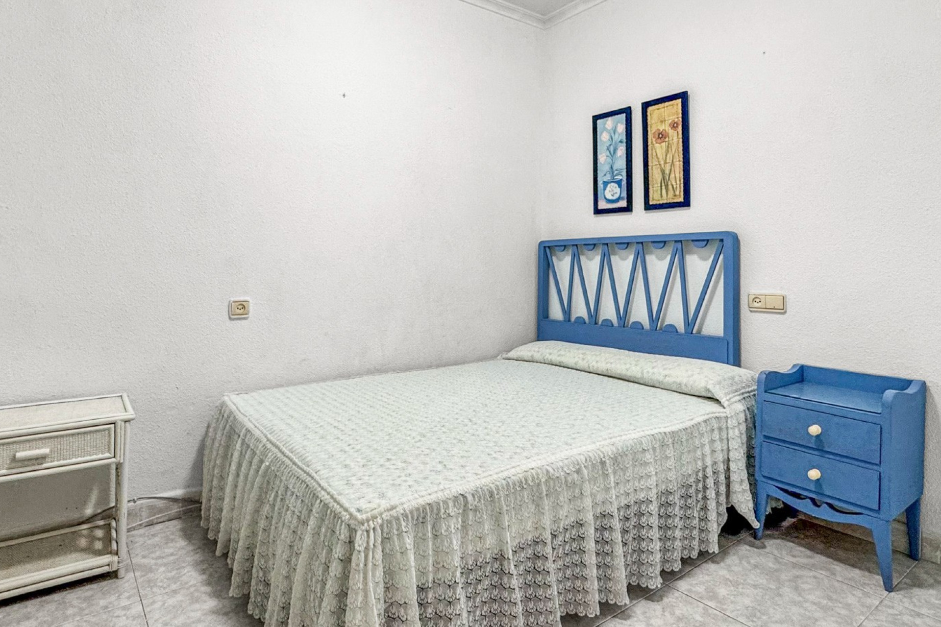 Odsprzedaż - Mieszkanie w bloku - Torrevieja - Playa de los Locos