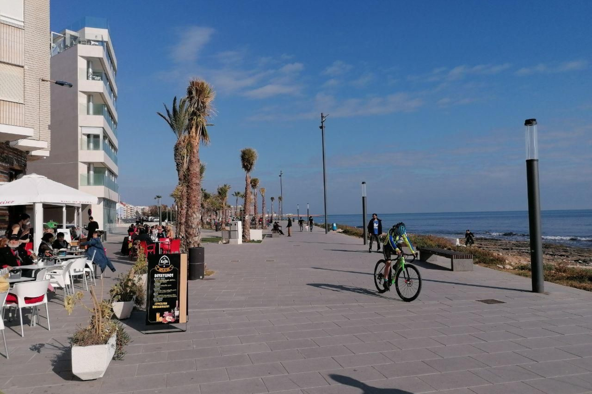 Odsprzedaż - Mieszkanie w bloku - Torrevieja - Playa del Cura