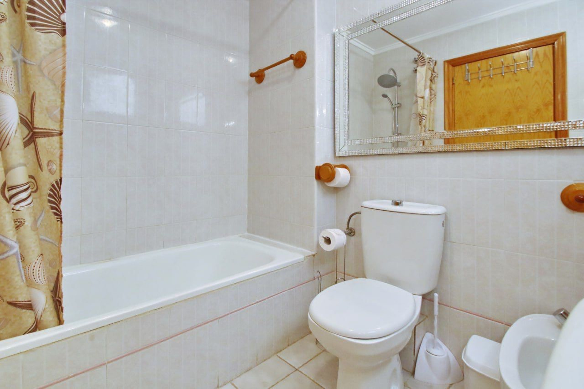 Odsprzedaż - Mieszkanie w bloku - Torrevieja - Playa del Cura