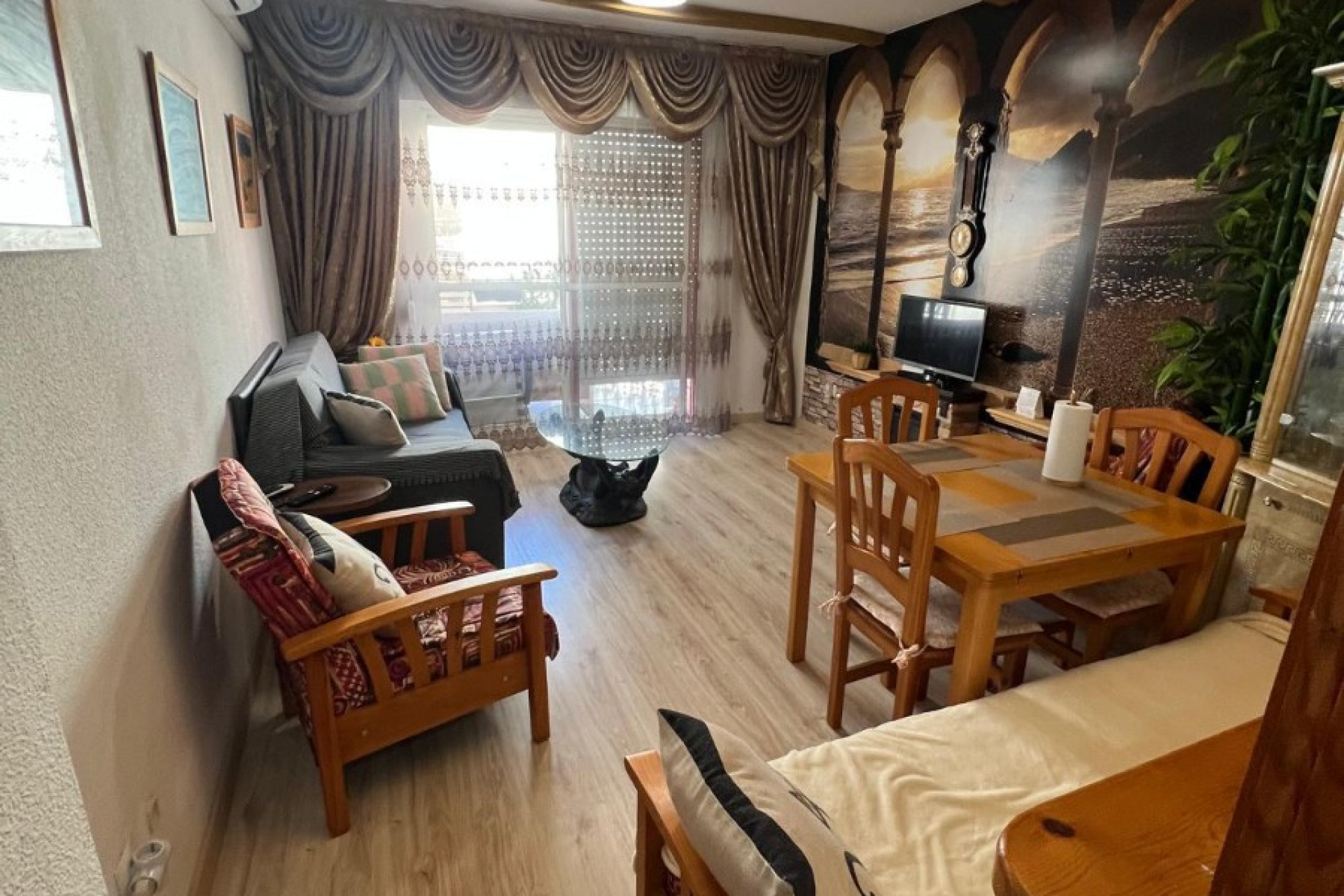 Odsprzedaż - Mieszkanie w bloku - Torrevieja - Playa del Cura