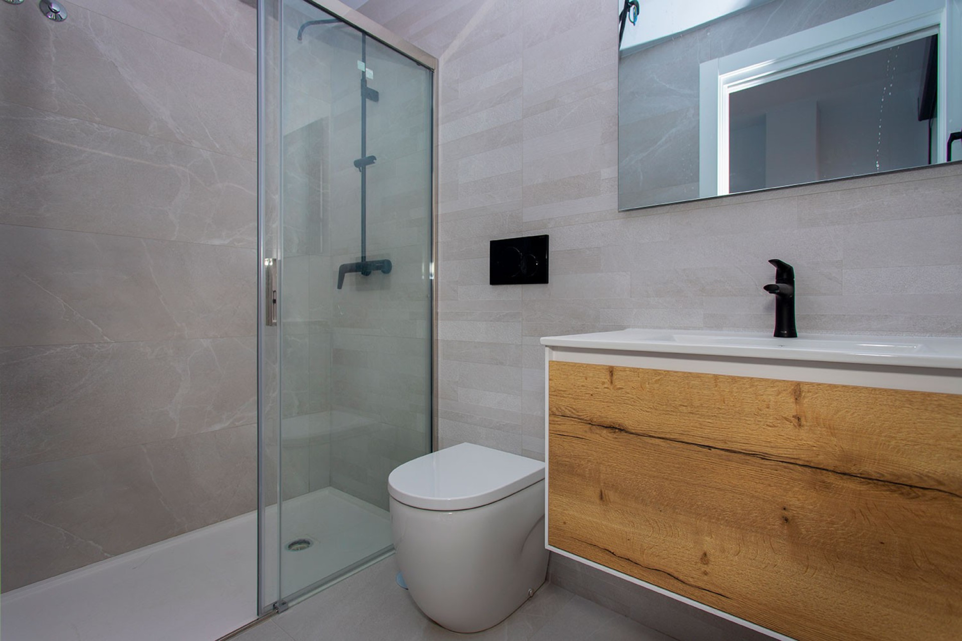 Odsprzedaż - Mieszkanie w bloku - Torrevieja - Playa del Cura