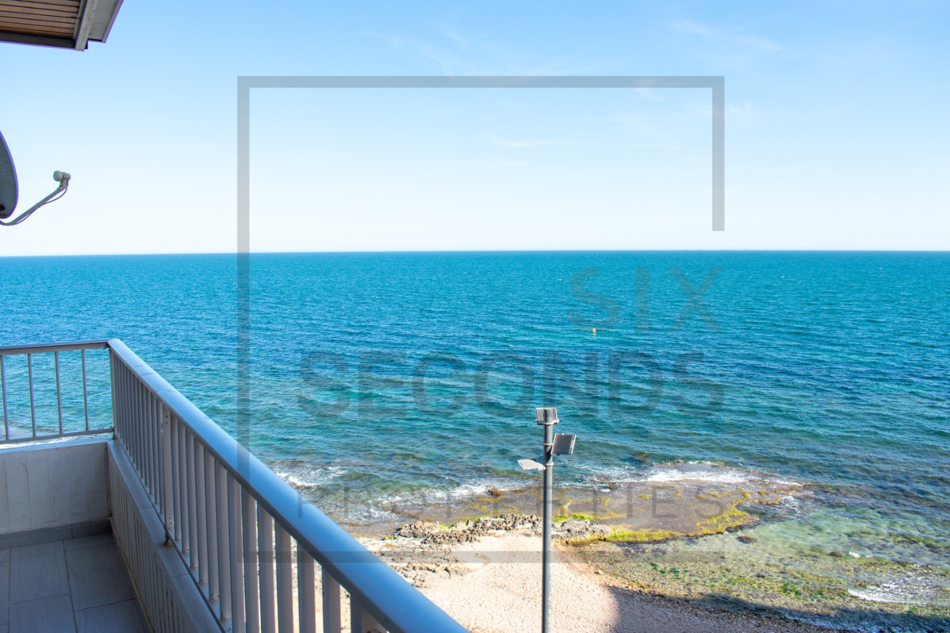 Odsprzedaż - Mieszkanie w bloku - Torrevieja - Playa del Cura