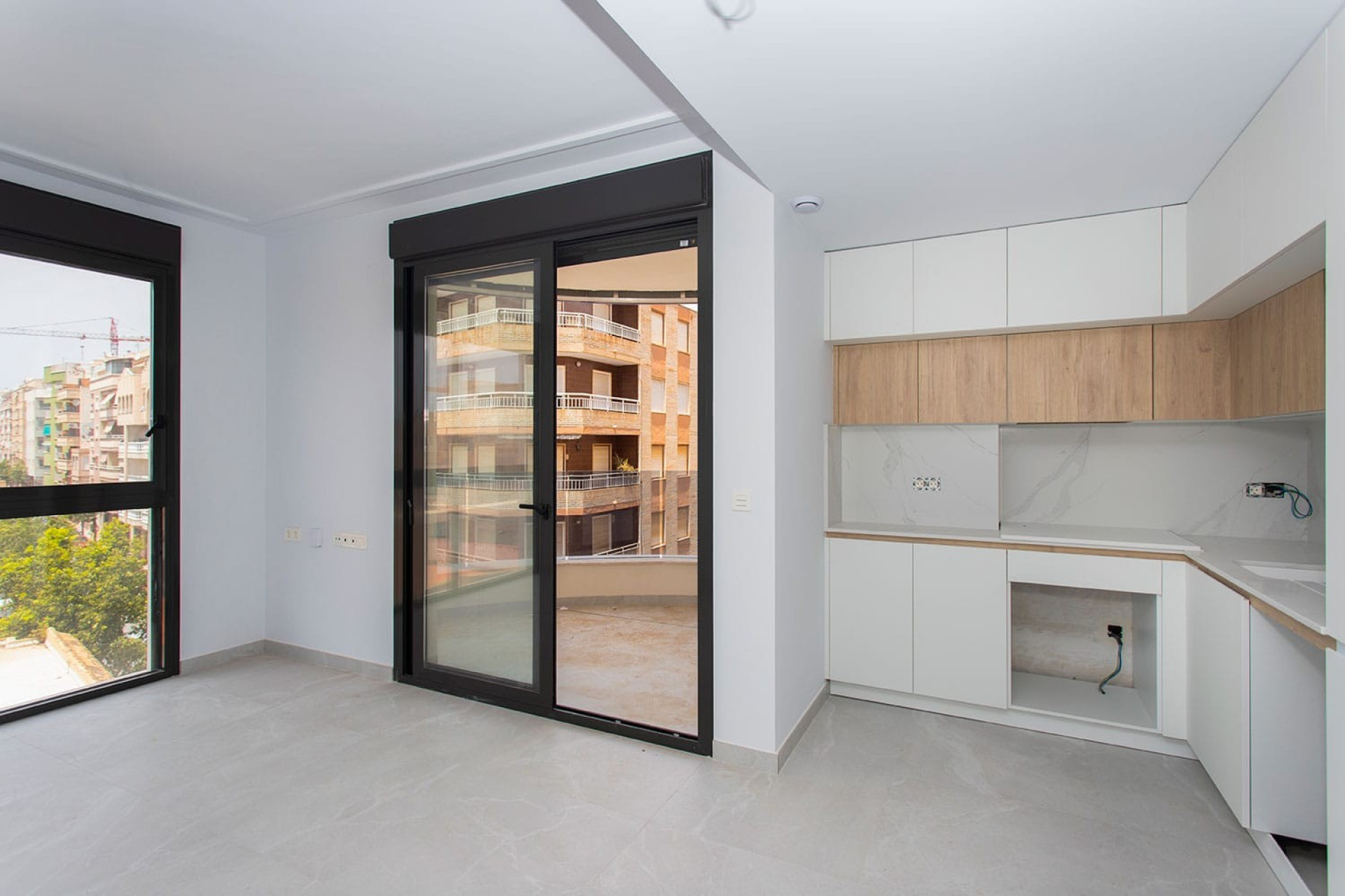 Odsprzedaż - Mieszkanie w bloku - Torrevieja - Playa del Cura