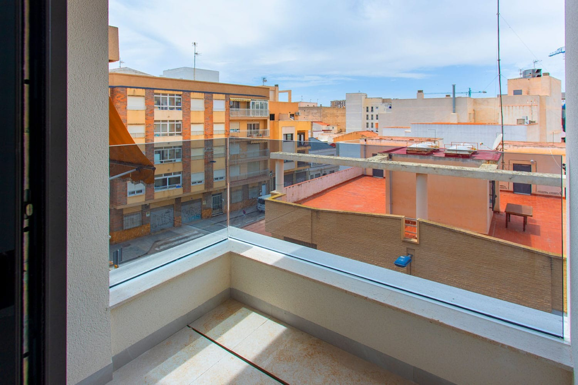 Odsprzedaż - Mieszkanie w bloku - Torrevieja - Playa del Cura