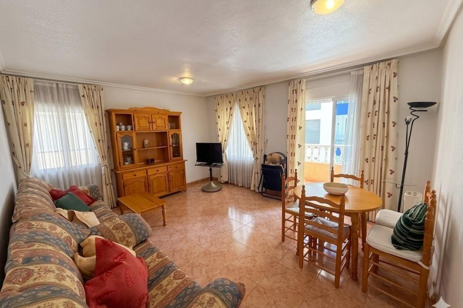 Odsprzedaż - Mieszkanie w bloku - Torrevieja - Playa del Cura