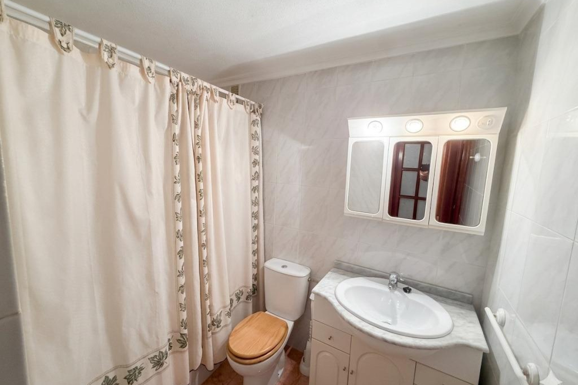 Odsprzedaż - Mieszkanie w bloku - Torrevieja - Playa del Cura